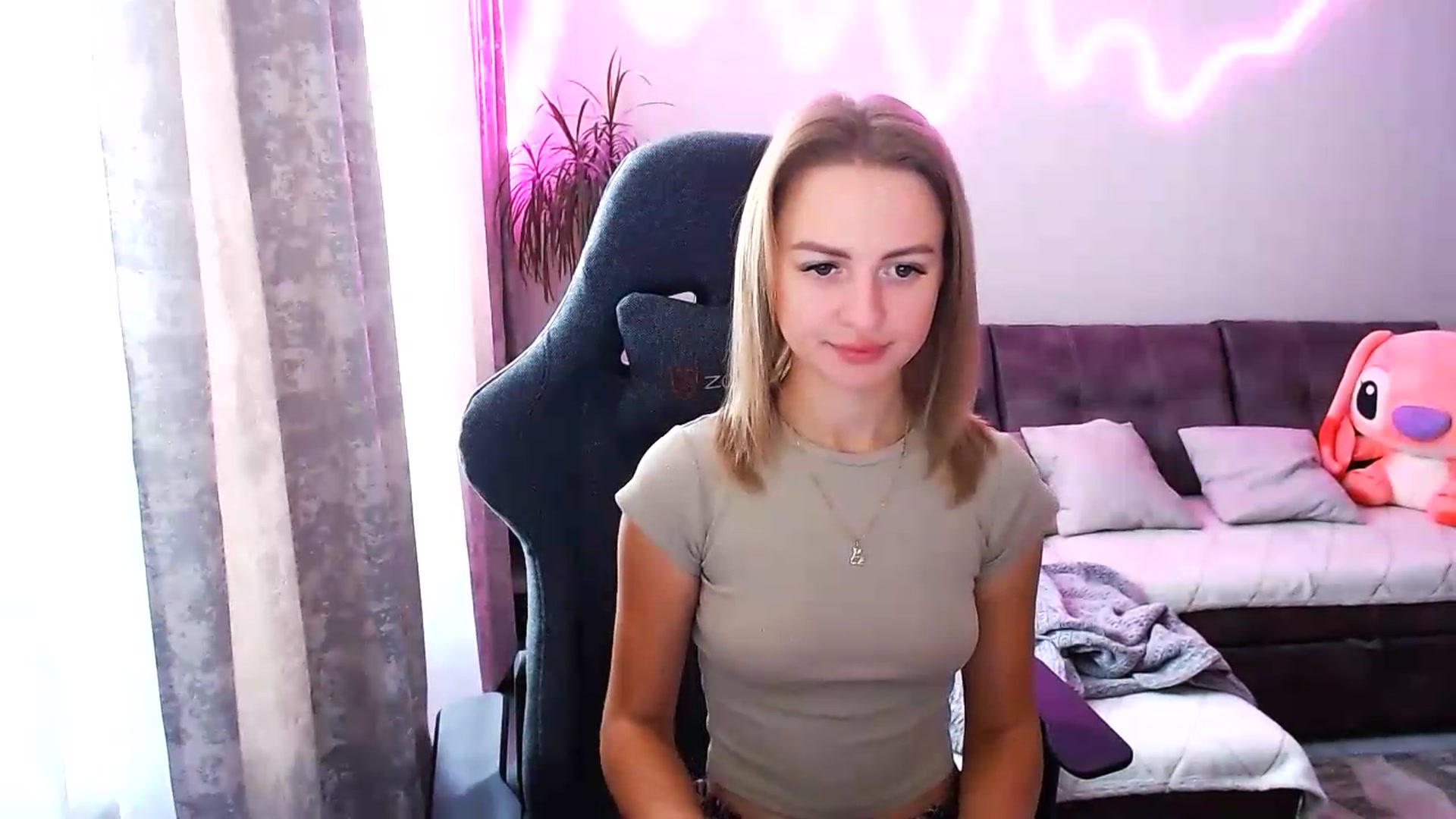Gallery image thumbnail from BlackLovee's myfreecams stream on, 08/16/2026, 07:41 image 2 of 20