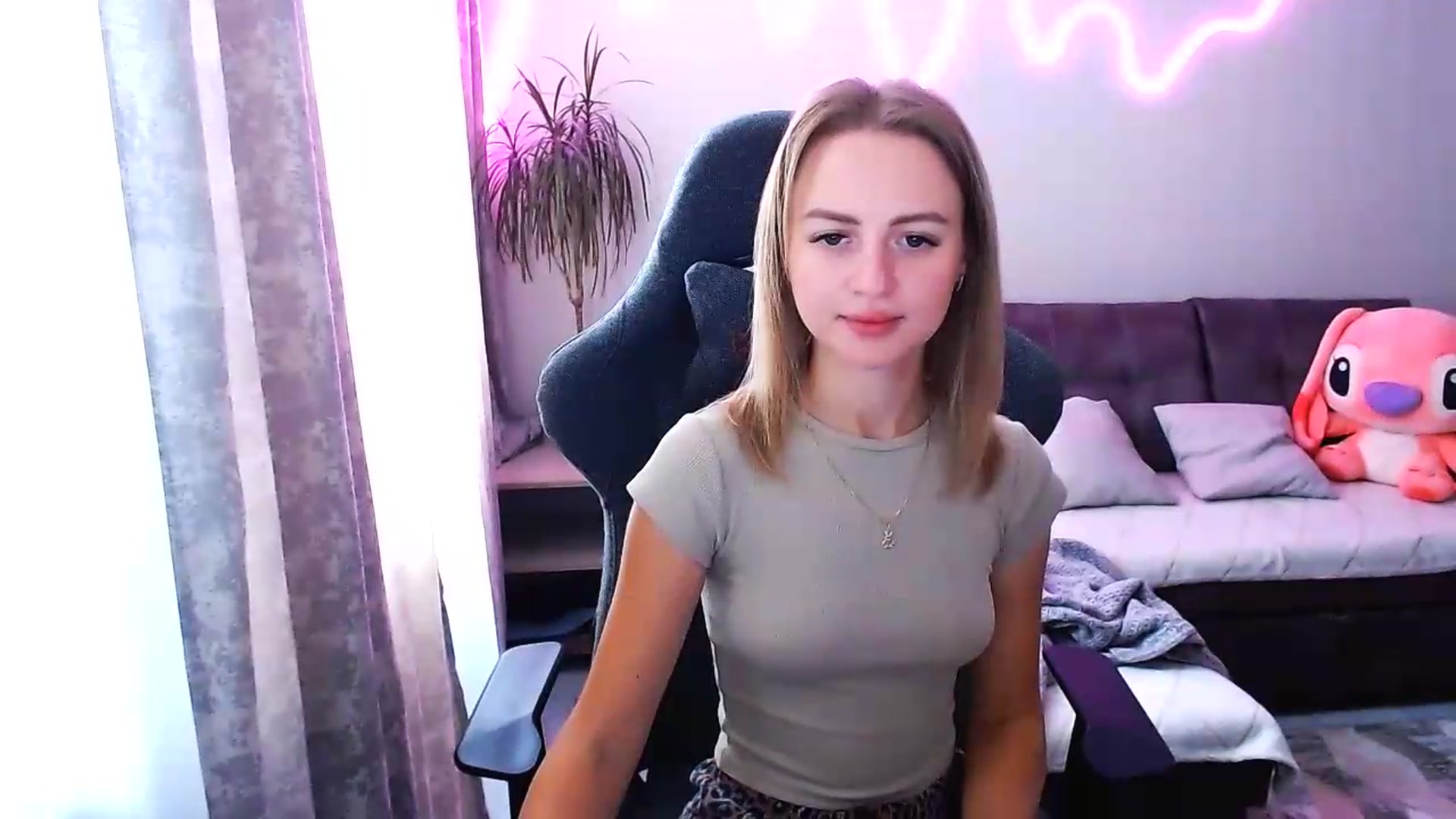 Gallery image thumbnail from BlackLovee's myfreecams stream on, 08/16/2026, 09:28 image 5 of 20