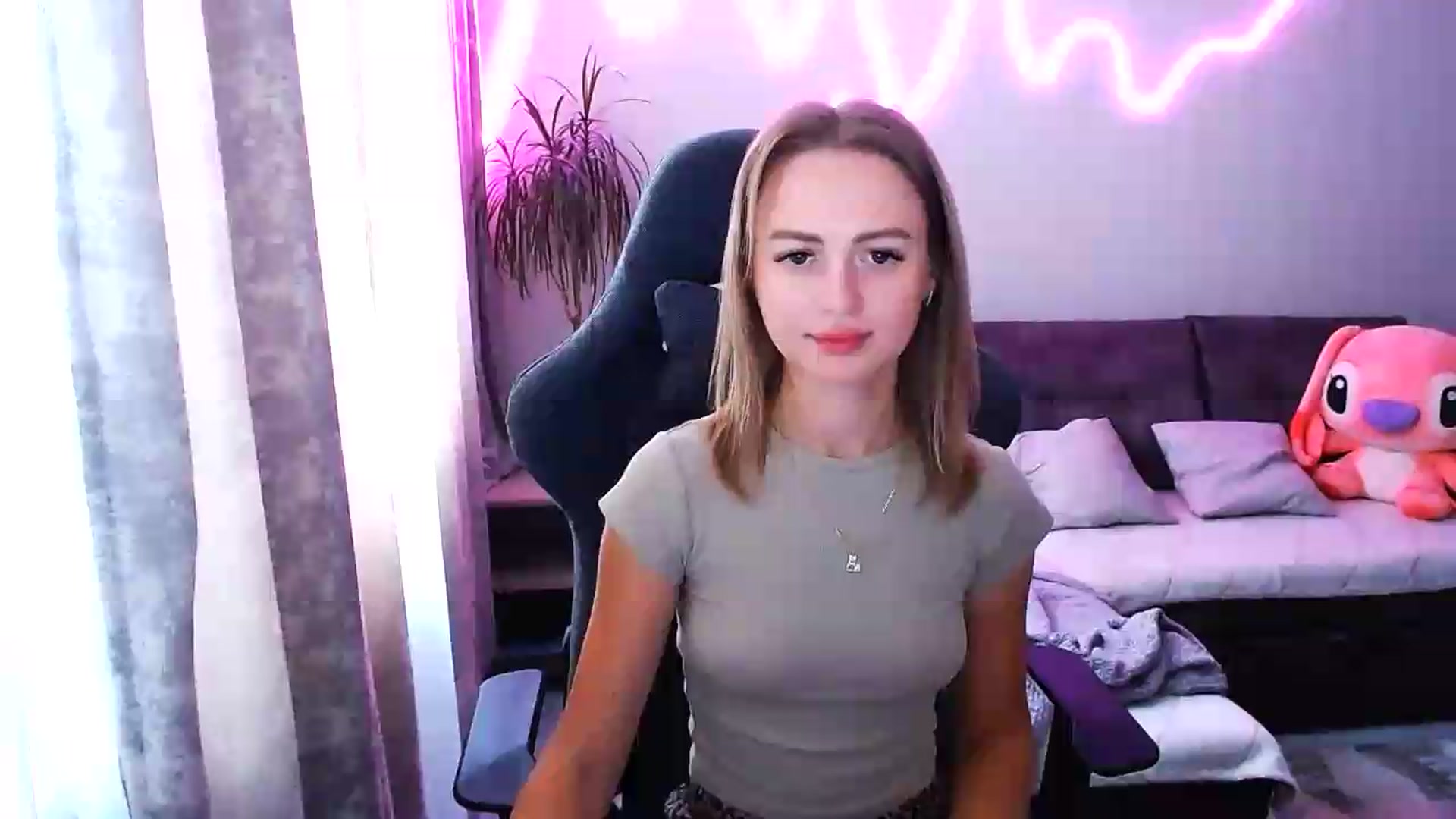 Gallery image thumbnail from BlackLovee's myfreecams stream on, 08/16/2026, 11:52 image 7 of 20