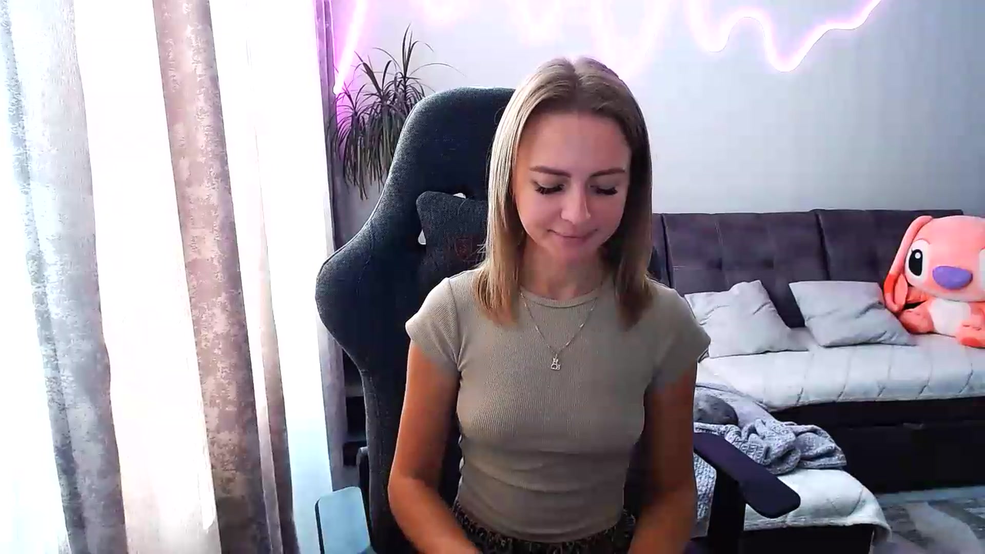 Gallery image thumbnail from BlackLovee's myfreecams stream on, 08/16/2026, 13:37 image 19 of 20