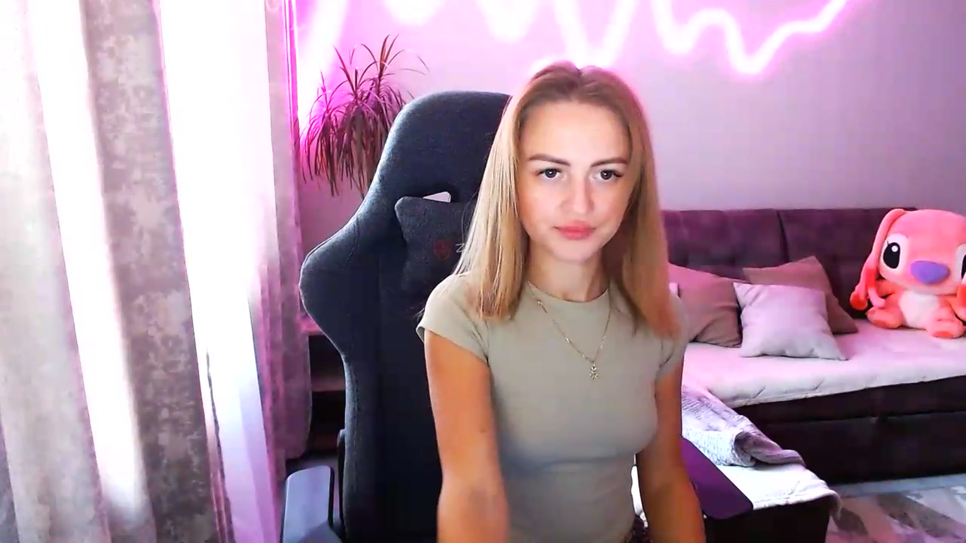 Gallery image thumbnail from BlackLovee's myfreecams stream on, 08/25/2026, 07:12 image 17 of 20