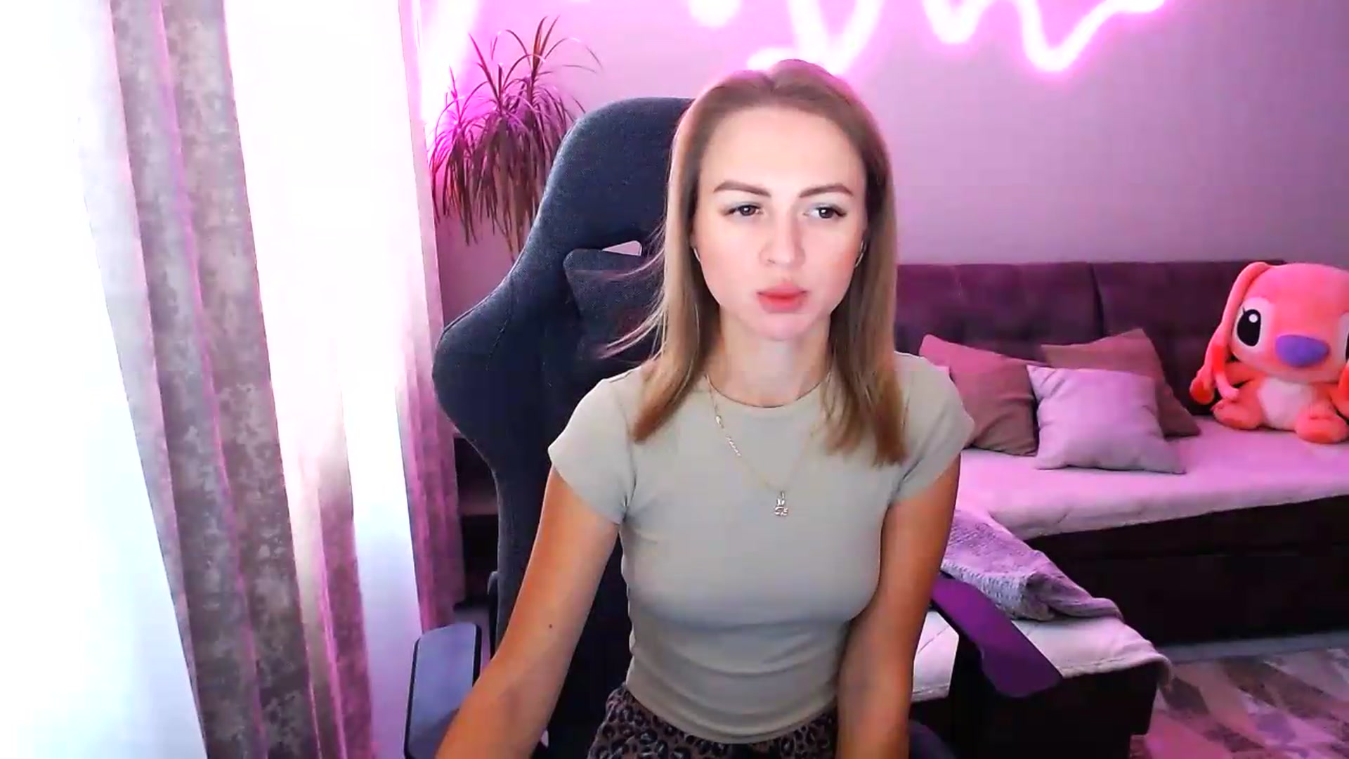 Gallery image thumbnail from BlackLovee's myfreecams stream on, 08/25/2026, 08:39 image 15 of 20