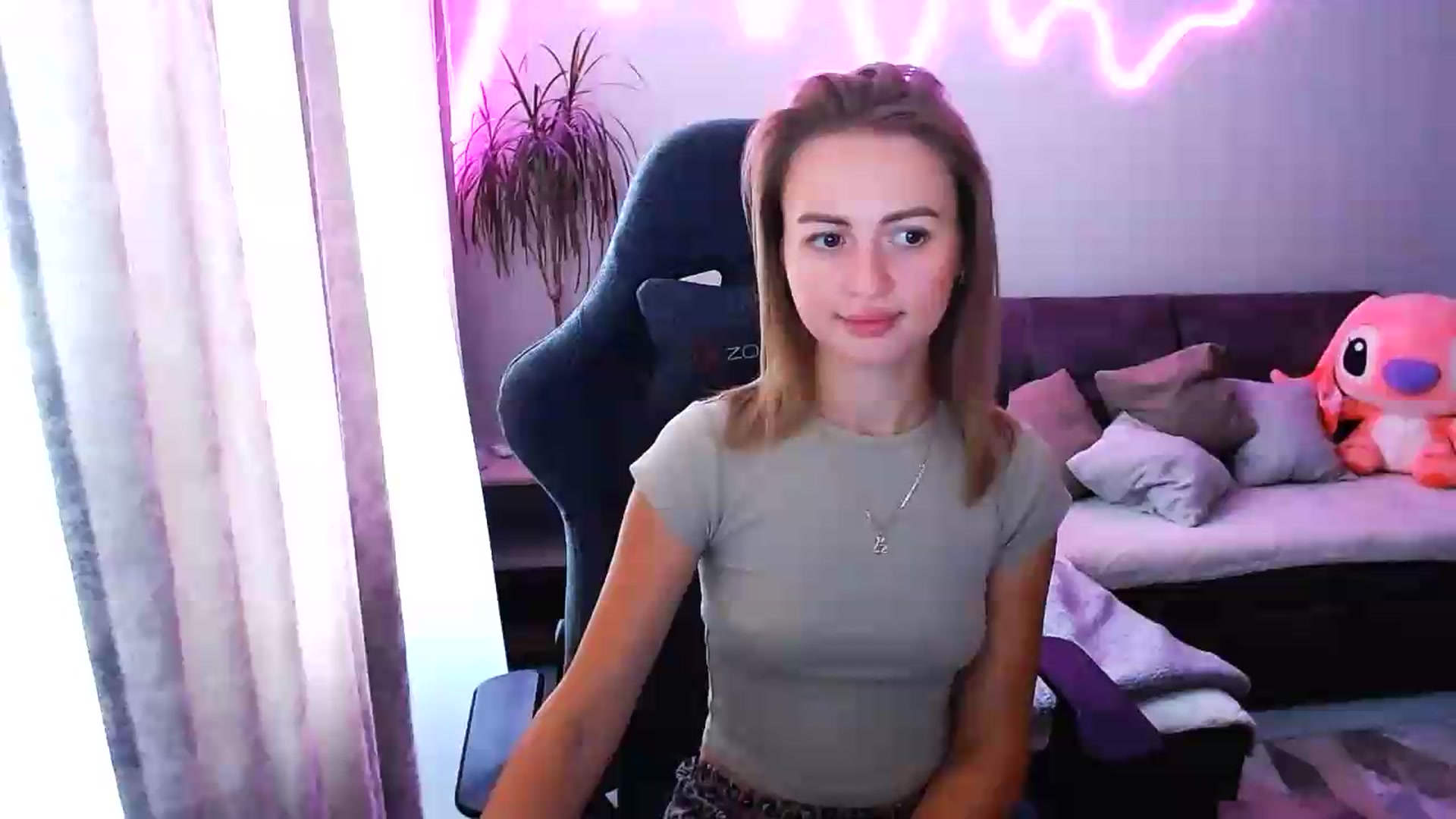 Gallery image thumbnail from BlackLovee's myfreecams stream on, 08/26/2026, 07:40 image 15 of 20