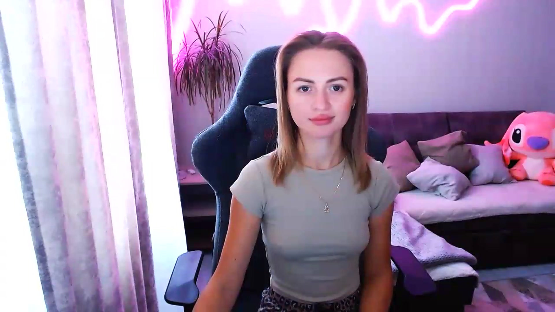Gallery image thumbnail from BlackLovee's myfreecams stream on, 08/26/2026, 08:20 image 13 of 20