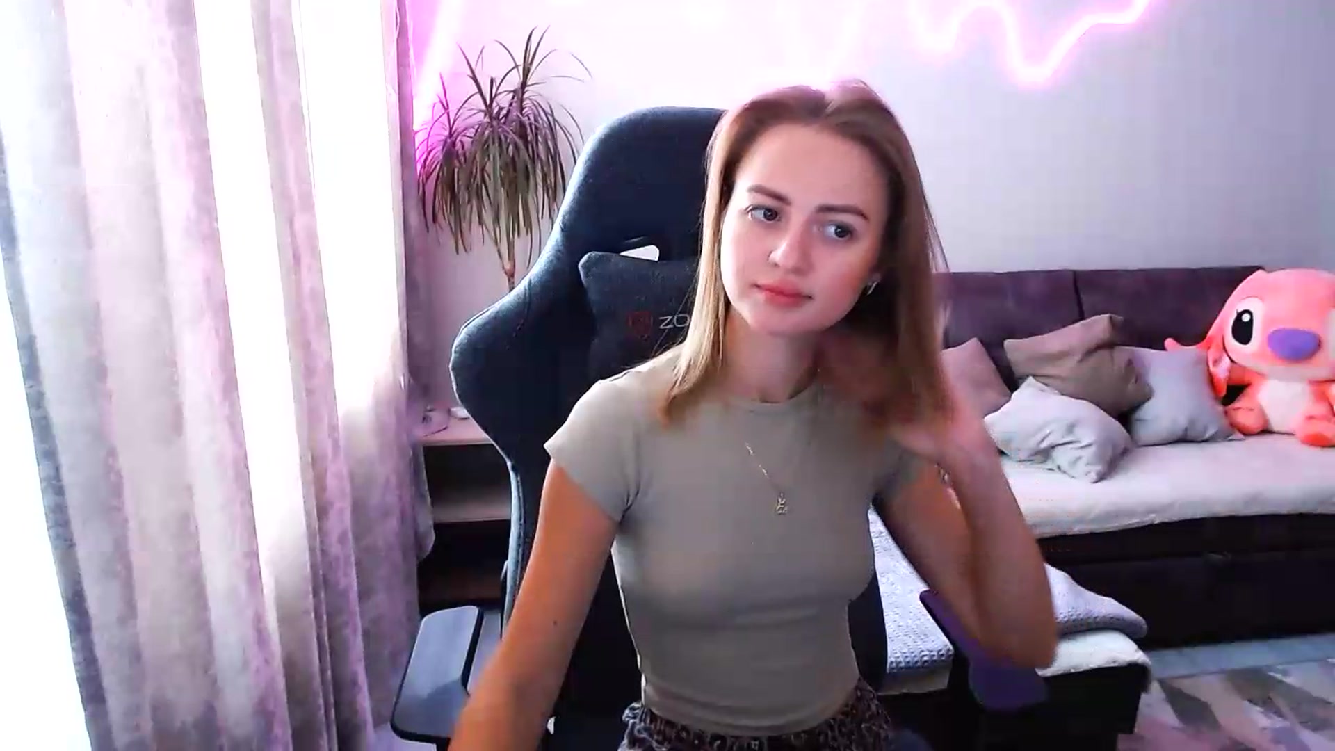 Gallery image thumbnail from BlackLovee's myfreecams stream on, 08/26/2026, 10:01 image 2 of 20