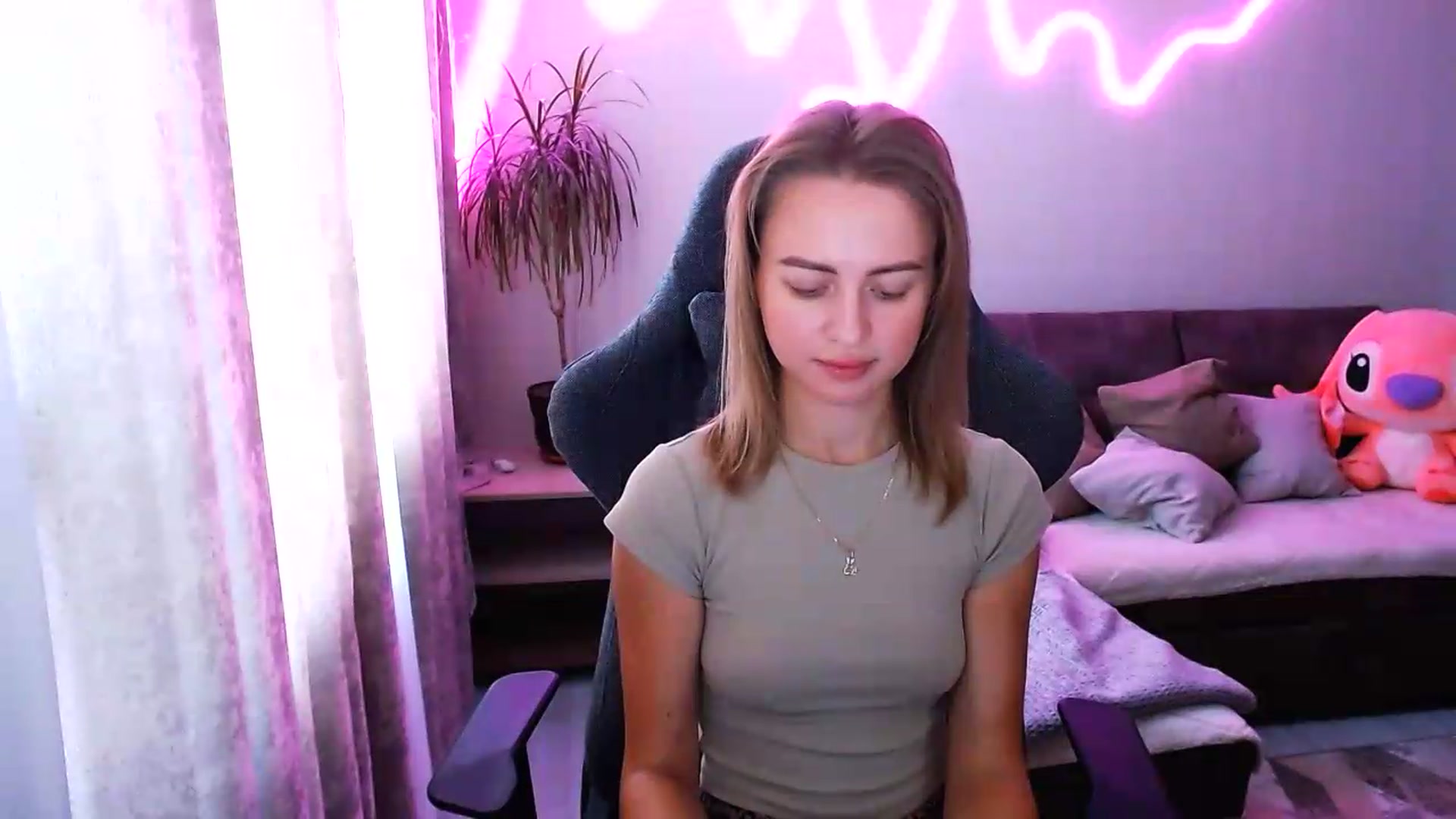 Gallery image thumbnail from BlackLovee's myfreecams stream on, 08/26/2026, 10:01 image 10 of 20
