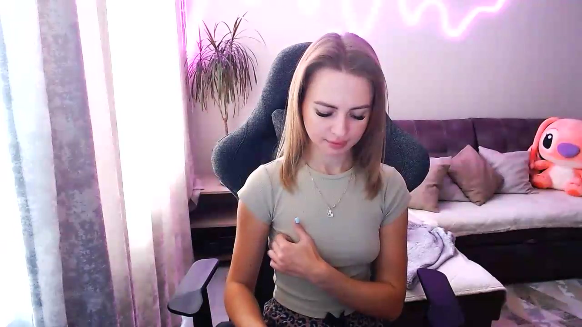 Gallery image thumbnail from BlackLovee's myfreecams stream on, 09/08/2026, 09:17 image 20 of 20