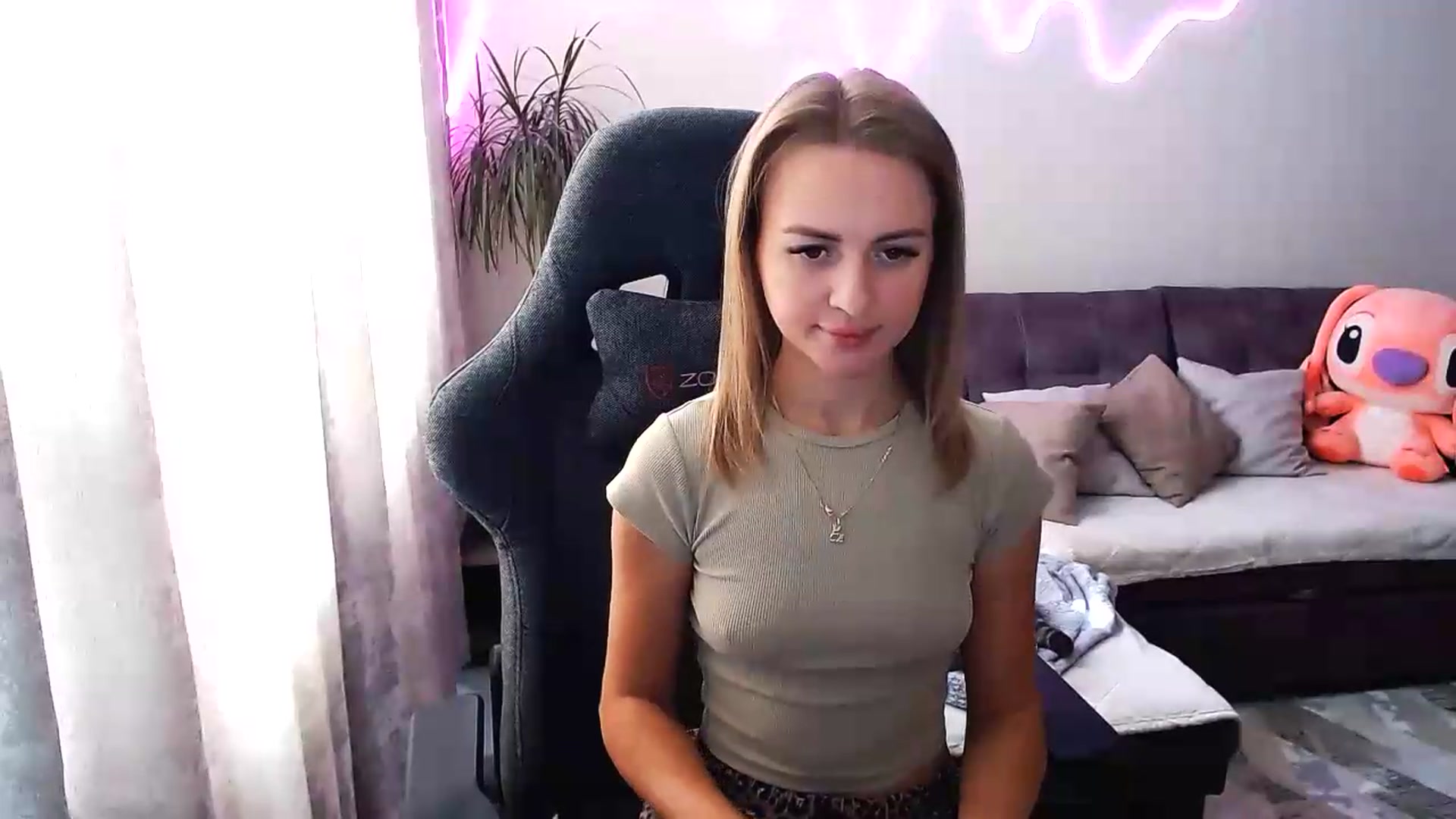 Gallery image thumbnail from BlackLovee's myfreecams stream on, 09/08/2026, 11:08 image 17 of 20