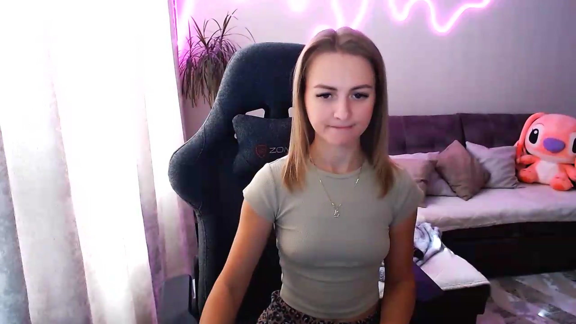 Gallery image thumbnail from BlackLovee's myfreecams stream on, 09/08/2026, 11:08 image 18 of 20