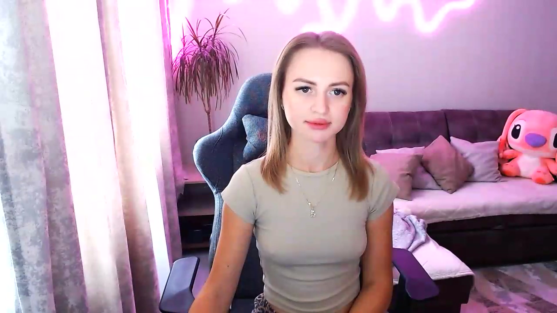 Gallery image thumbnail from BlackLovee's myfreecams stream on, 09/08/2026, 11:08 image 6 of 20