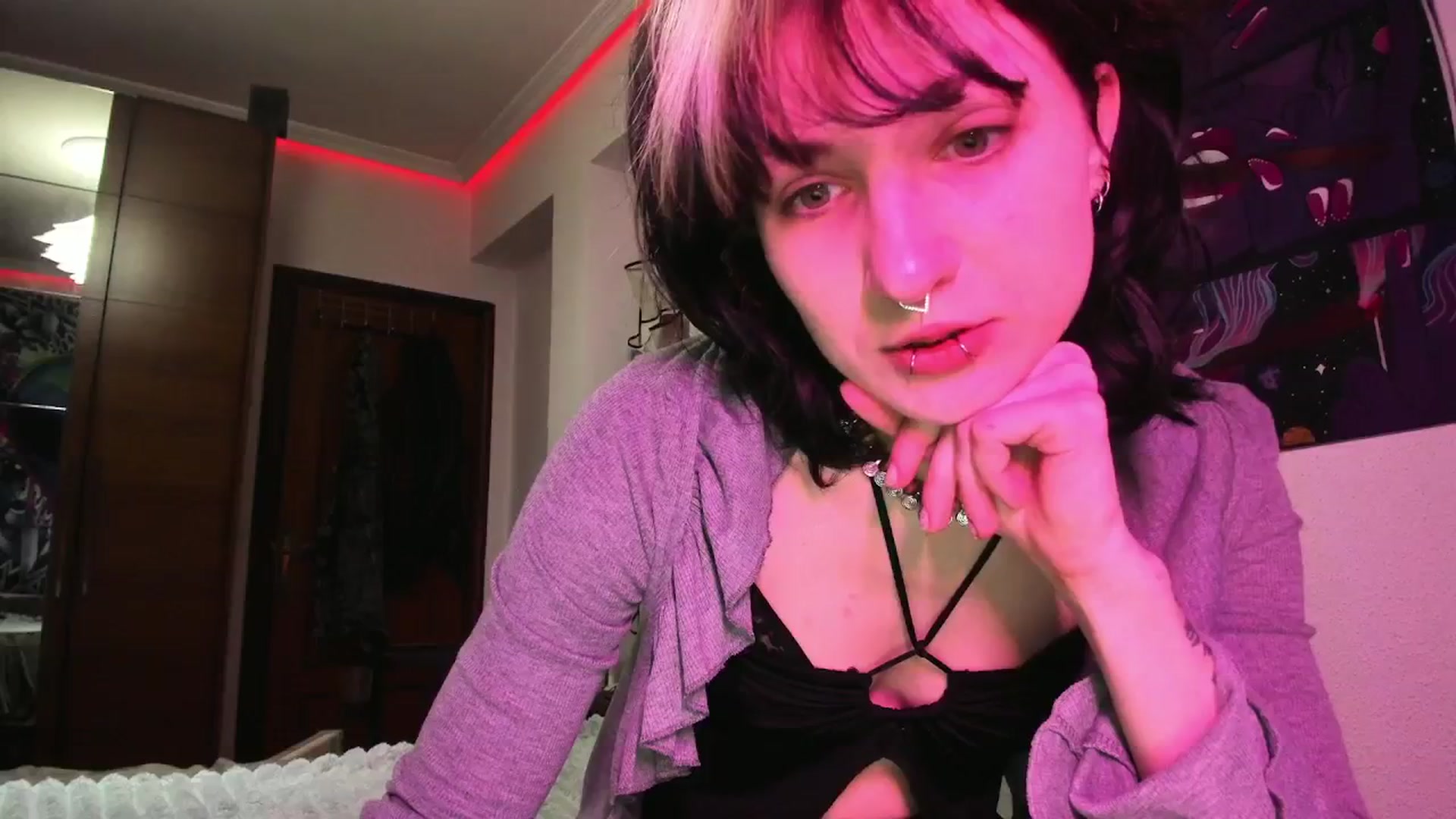 Gallery image thumbnail from Black_Aranya's myfreecams stream on, 03/15/2025, 12:32 image 17 of 20