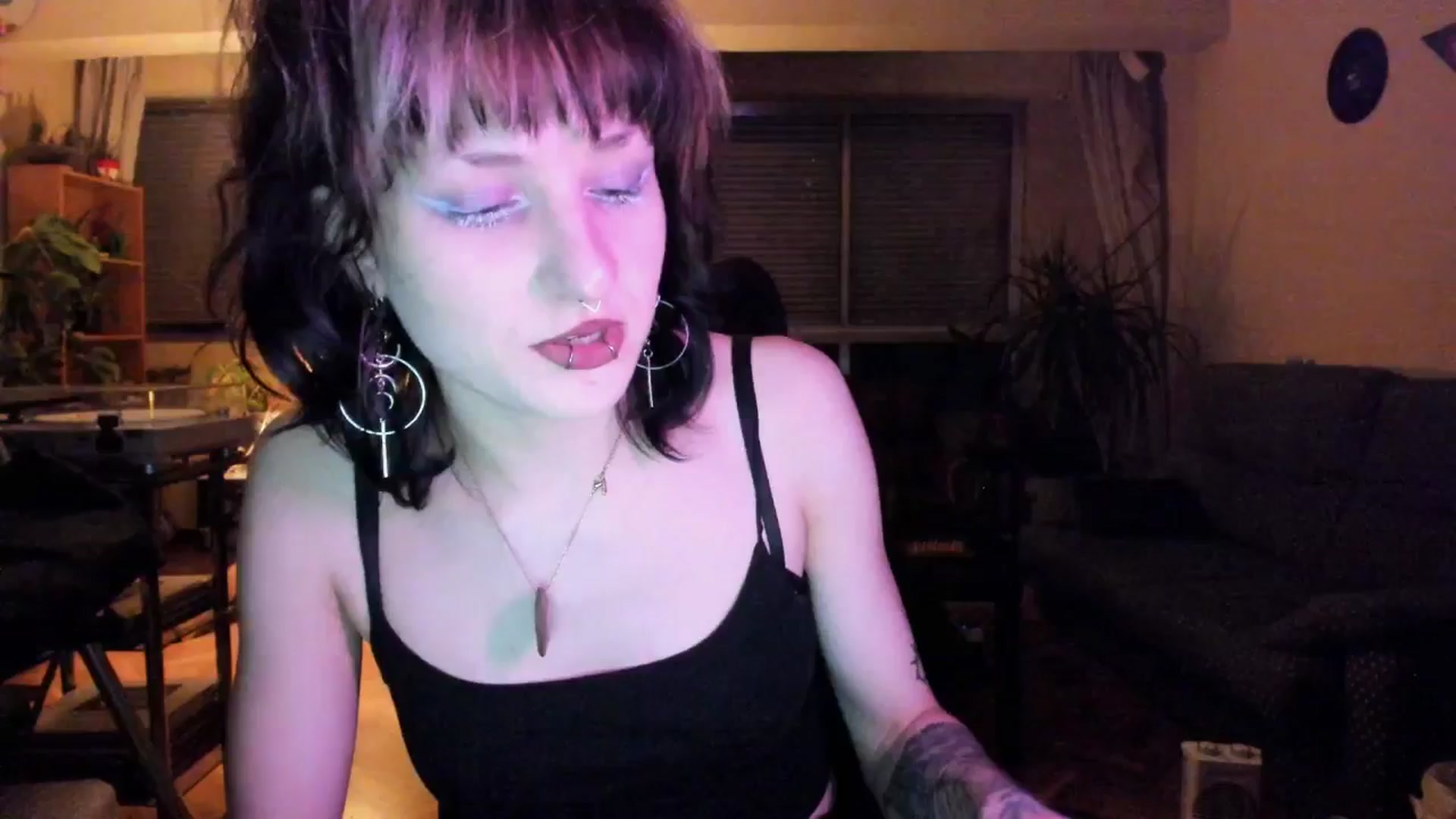 Gallery image thumbnail from Black_Aranya's myfreecams stream on, 03/31/2025, 19:32 image 16 of 20
