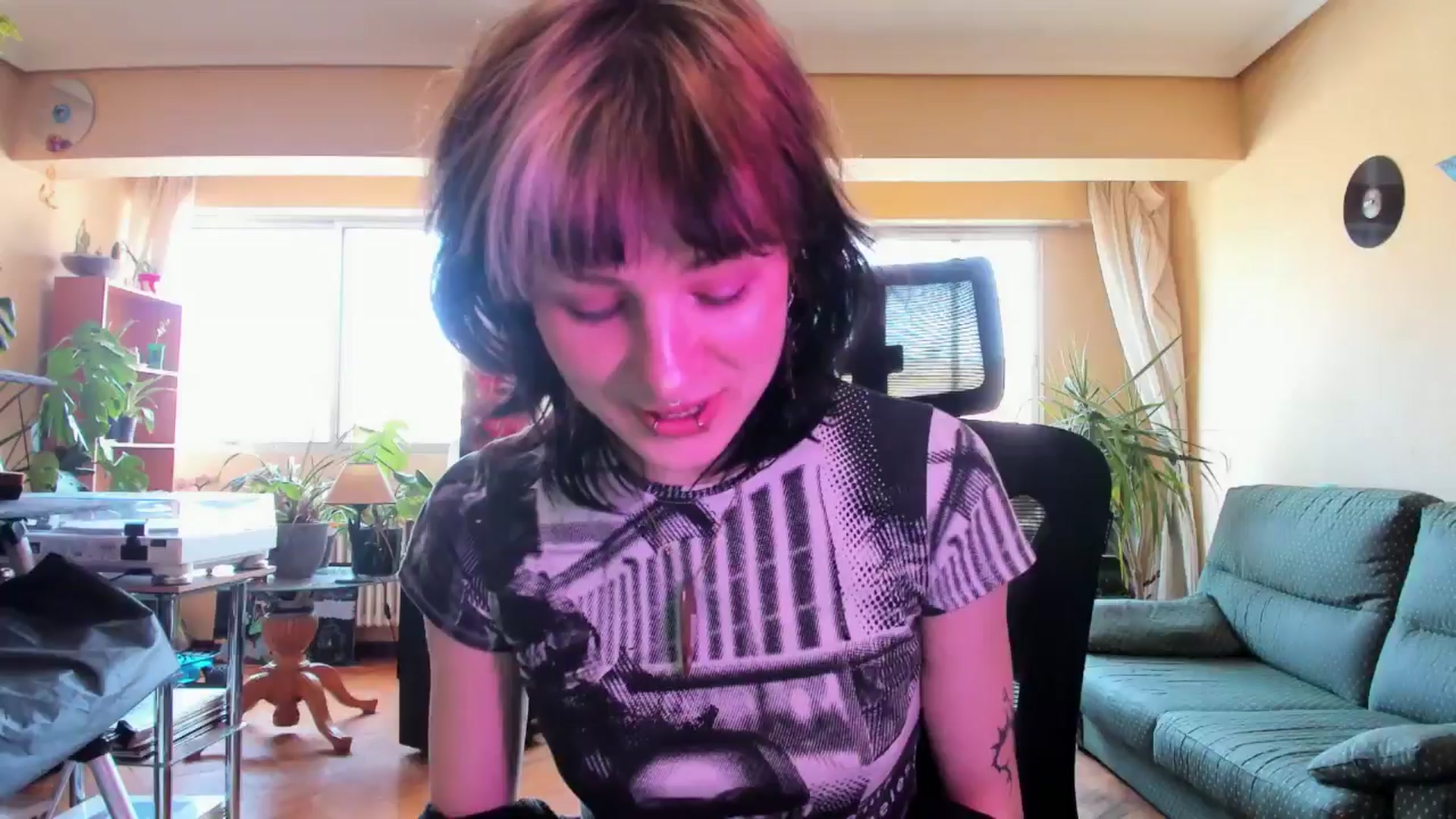 Gallery image thumbnail from Black_Aranya's myfreecams stream on, 04/01/2025, 17:11 image 19 of 20