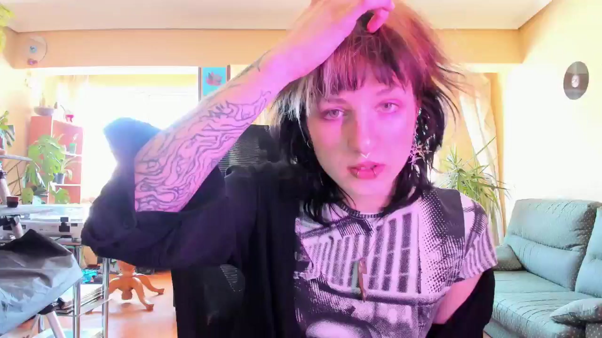 Gallery image thumbnail from Black_Aranya's myfreecams stream on, 04/01/2025, 17:11 image 2 of 20