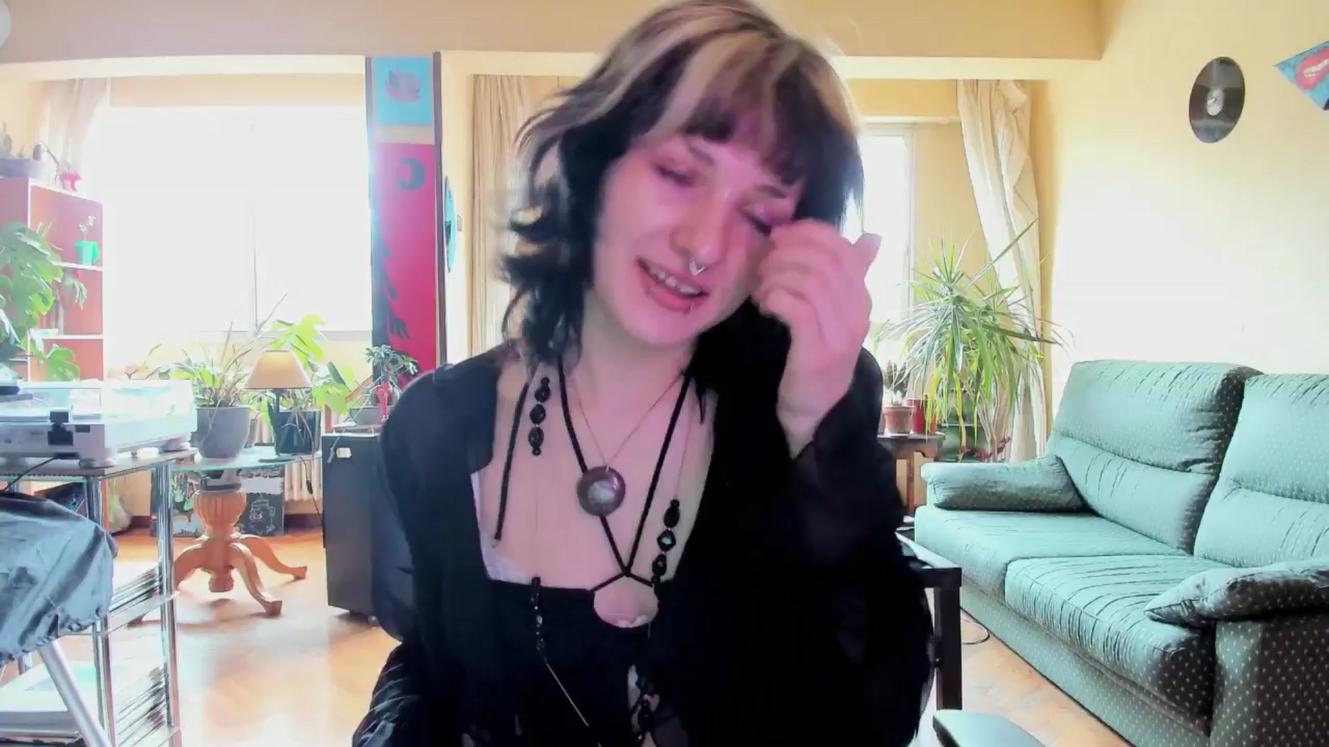 Gallery image thumbnail from Black_Aranya's myfreecams stream on, 04/05/2025, 11:35 image 9 of 20