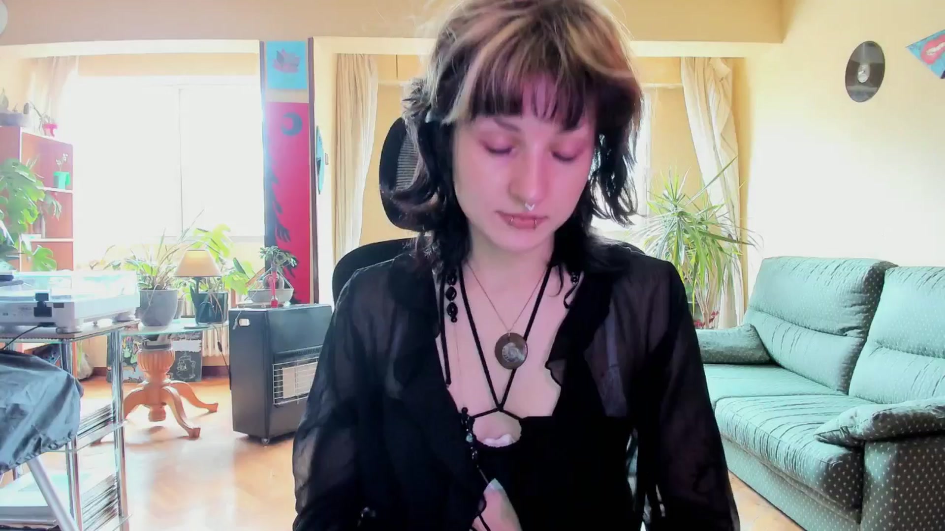 Gallery image thumbnail from Black_Aranya's myfreecams stream on, 04/05/2025, 11:35 image 8 of 20