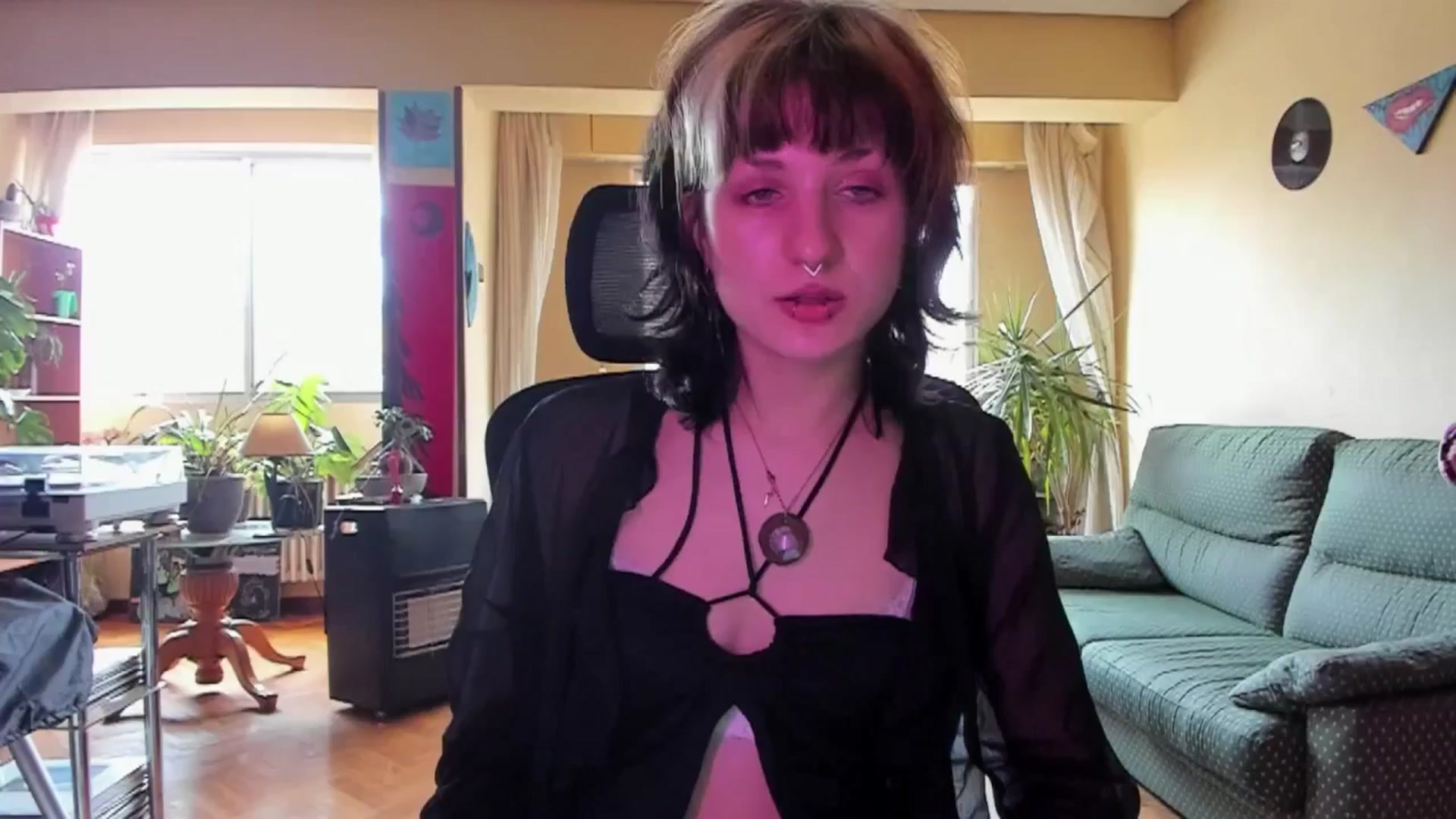 Gallery image thumbnail from Black_Aranya's myfreecams stream on, 04/05/2025, 14:54 image 9 of 20