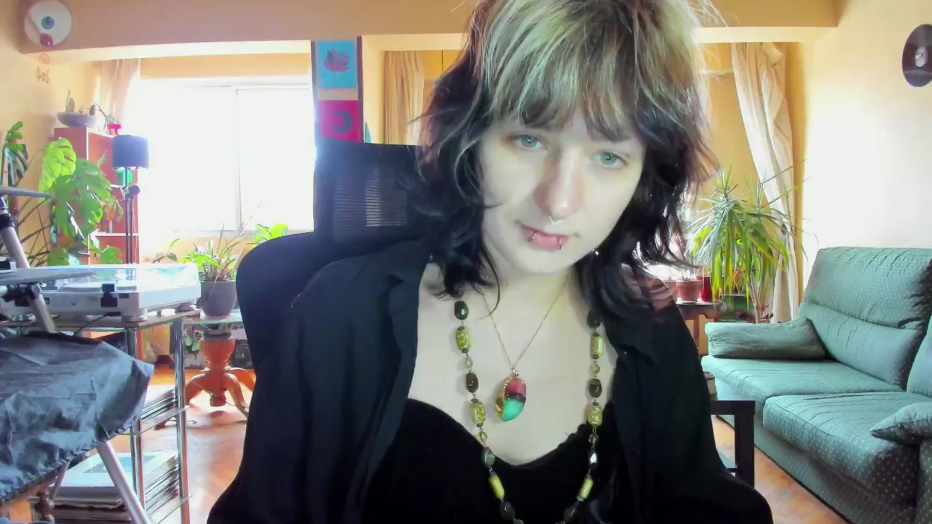 Gallery image thumbnail from Black_Aranya's myfreecams stream on, 04/19/2025, 17:31 image 7 of 20