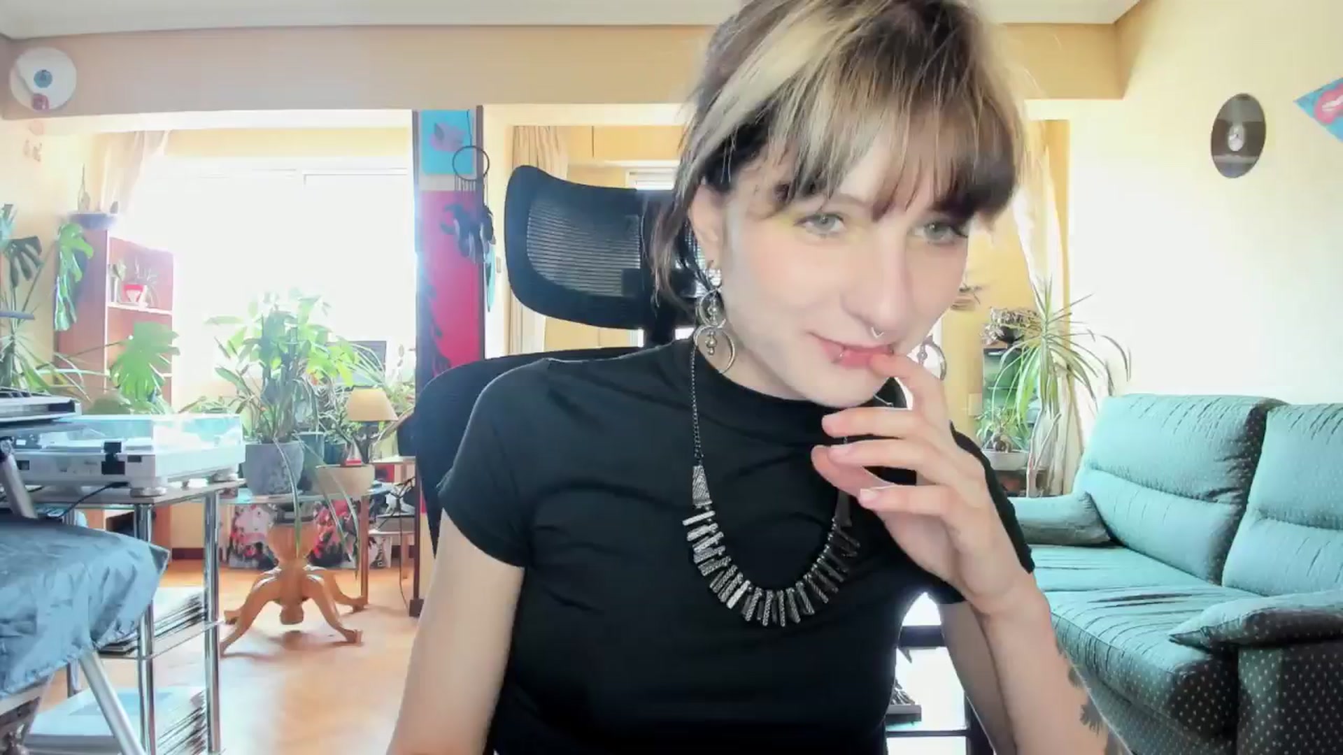Gallery image thumbnail from Black_Aranya's myfreecams stream on, 05/18/2025, 13:15 image 2 of 20