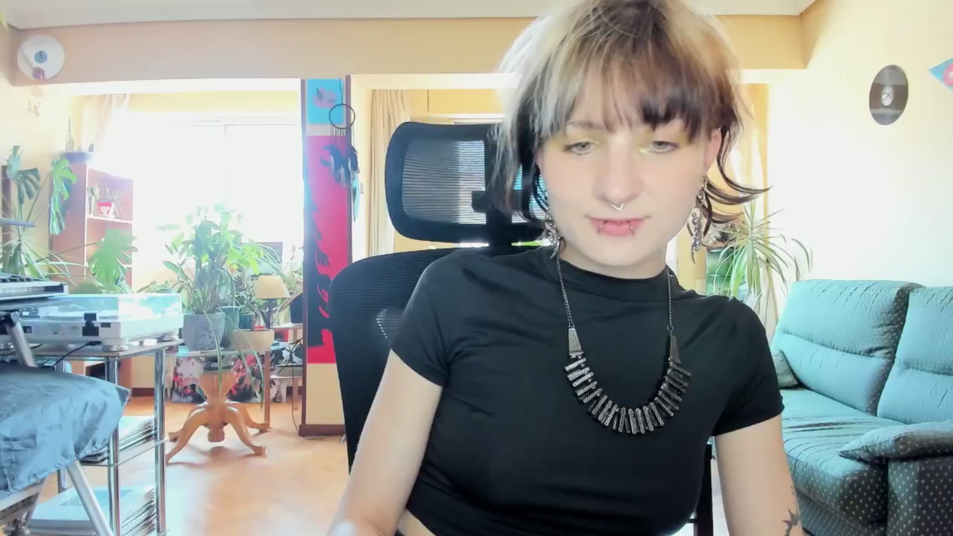 Gallery image thumbnail from Black_Aranya's myfreecams stream on, 05/18/2025, 14:23 image 8 of 20