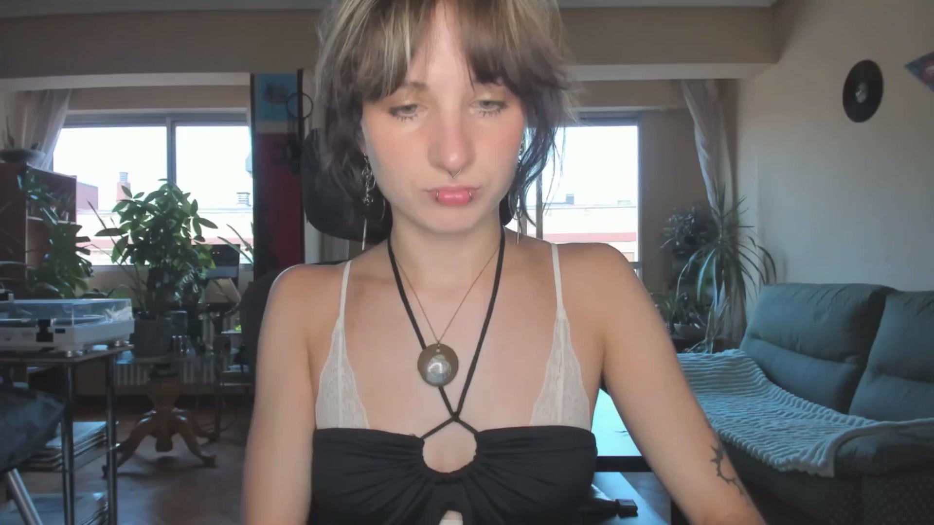 Gallery image thumbnail from Black_Aranya's myfreecams stream on, 06/18/2025, 19:55 image 17 of 20