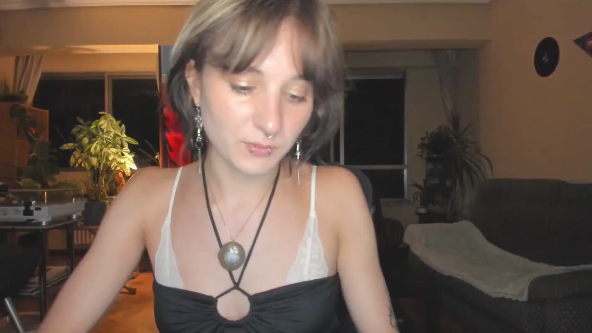 Gallery image thumbnail from Black_Aranya's myfreecams stream on, 06/18/2025, 21:39 image 16 of 20