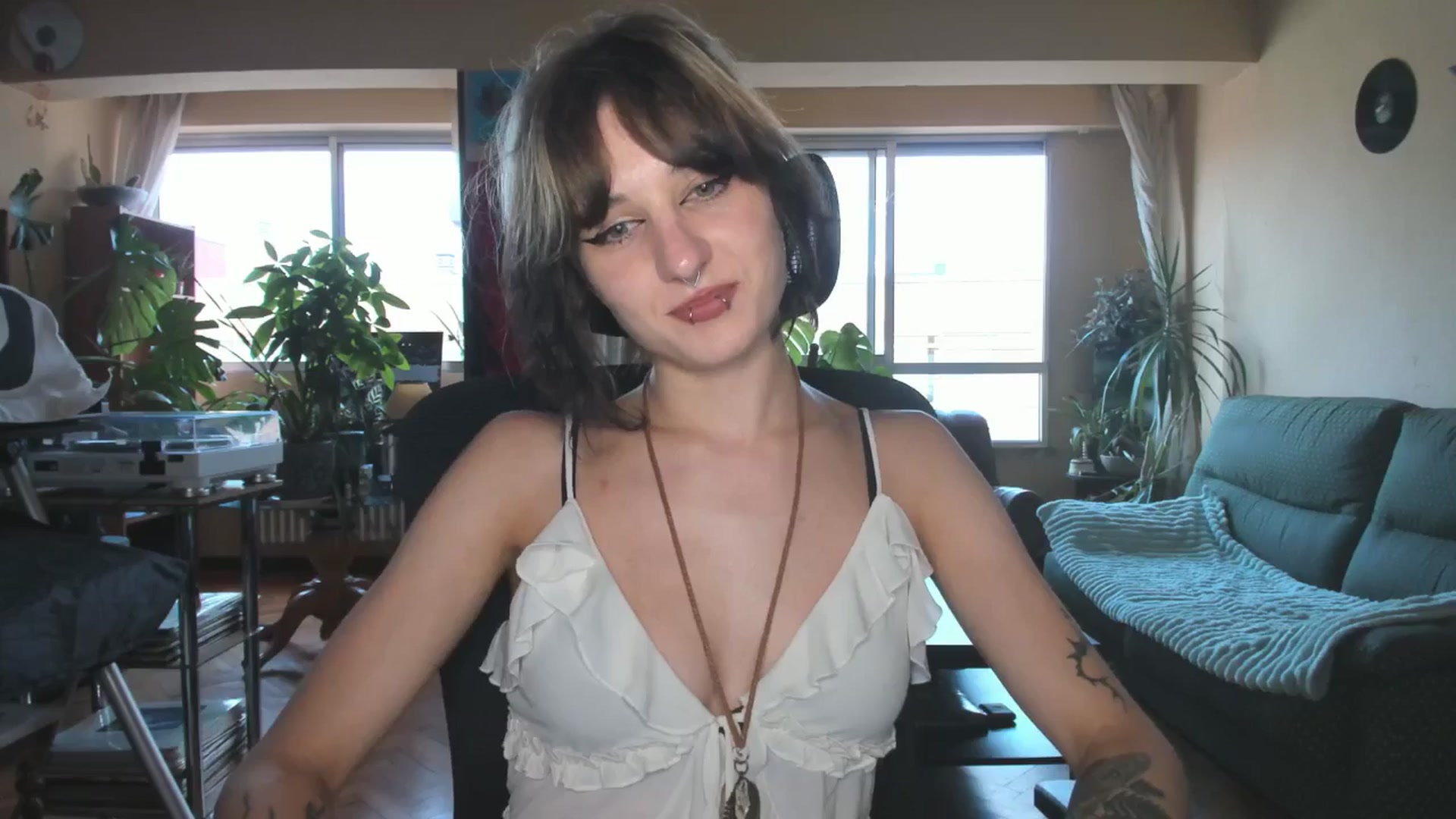 Gallery image thumbnail from Black_Aranya's myfreecams stream on, 06/23/2025, 19:45 image 14 of 20
