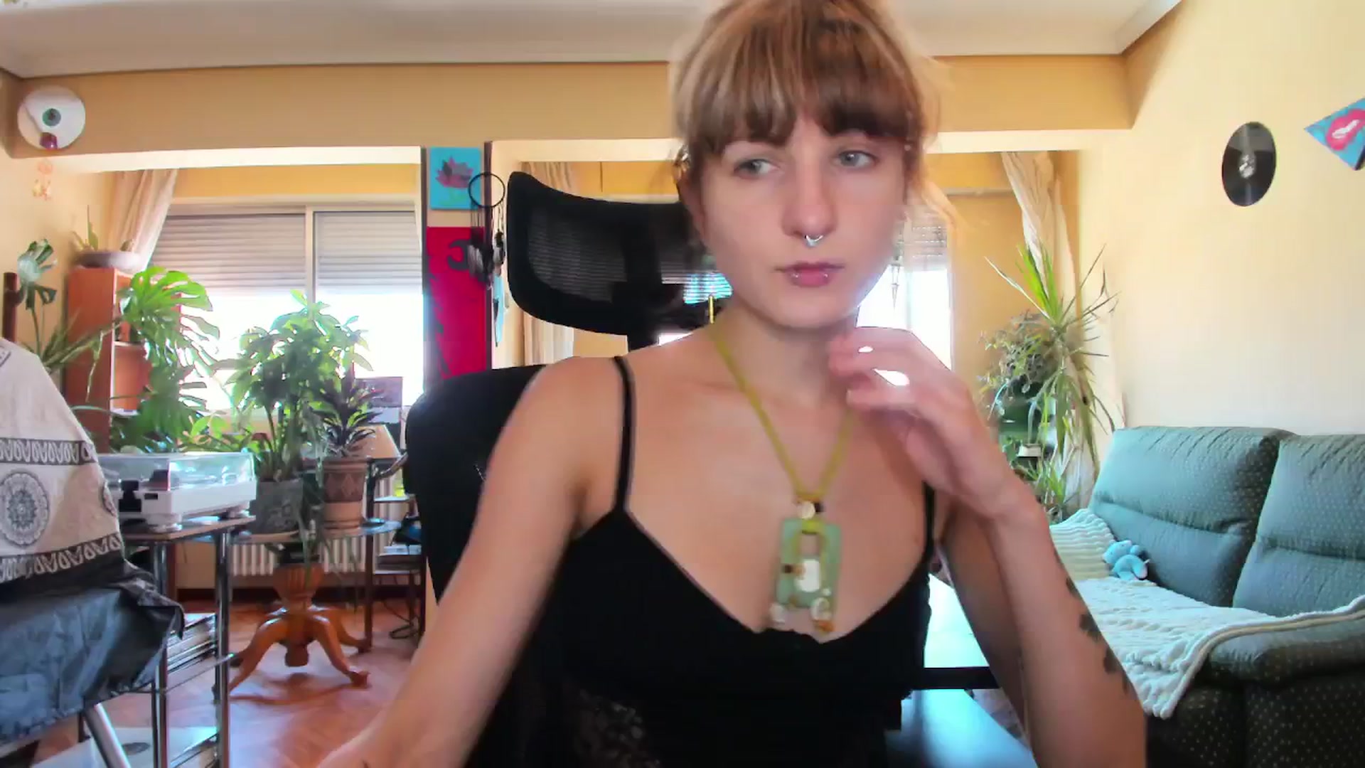 Gallery image thumbnail from Black_Aranya's myfreecams stream on, 08/04/2025, 16:35 image 9 of 20