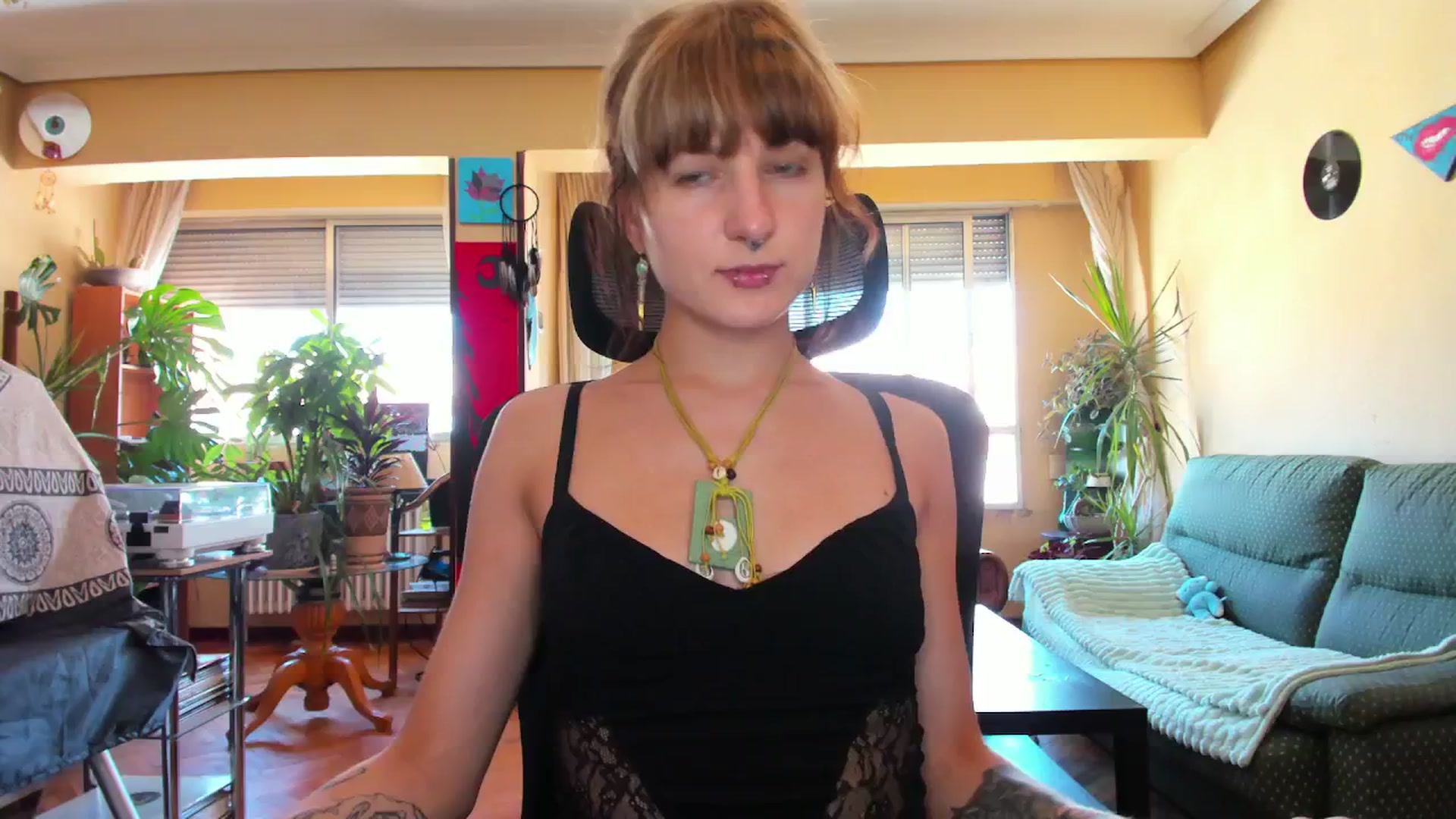 Gallery image thumbnail from Black_Aranya's myfreecams stream on, 08/04/2025, 16:35 image 18 of 20