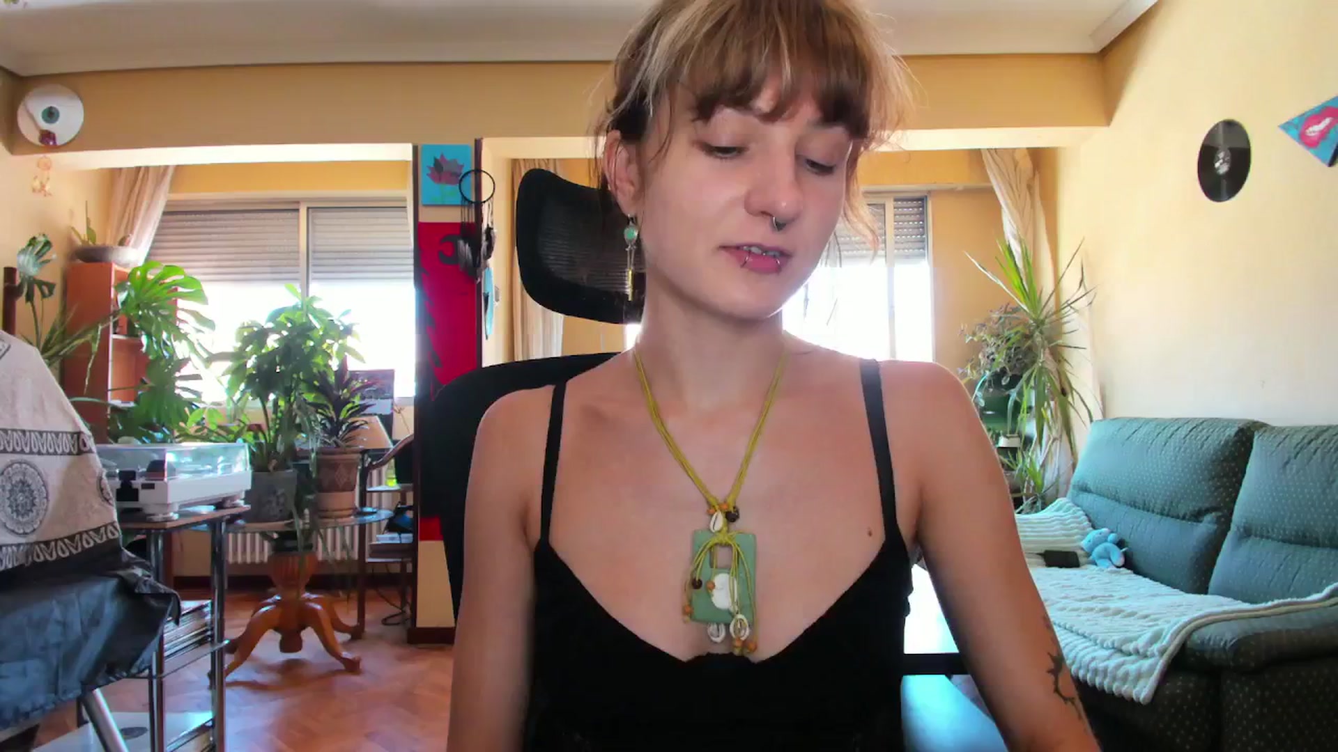 Gallery image thumbnail from Black_Aranya's myfreecams stream on, 08/04/2025, 16:35 image 8 of 20
