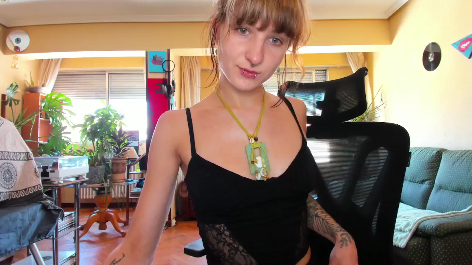Gallery image thumbnail from Black_Aranya's myfreecams stream on, 08/04/2025, 16:35 image 15 of 20
