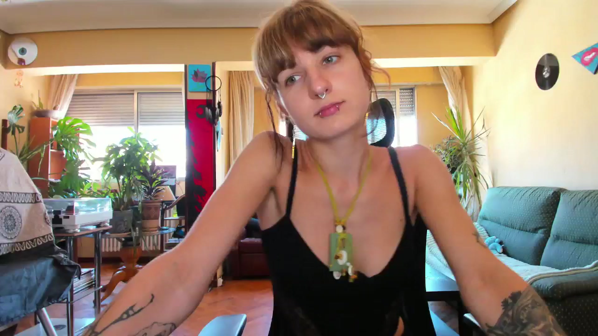 Gallery image thumbnail from Black_Aranya's myfreecams stream on, 08/04/2025, 16:35 image 13 of 20