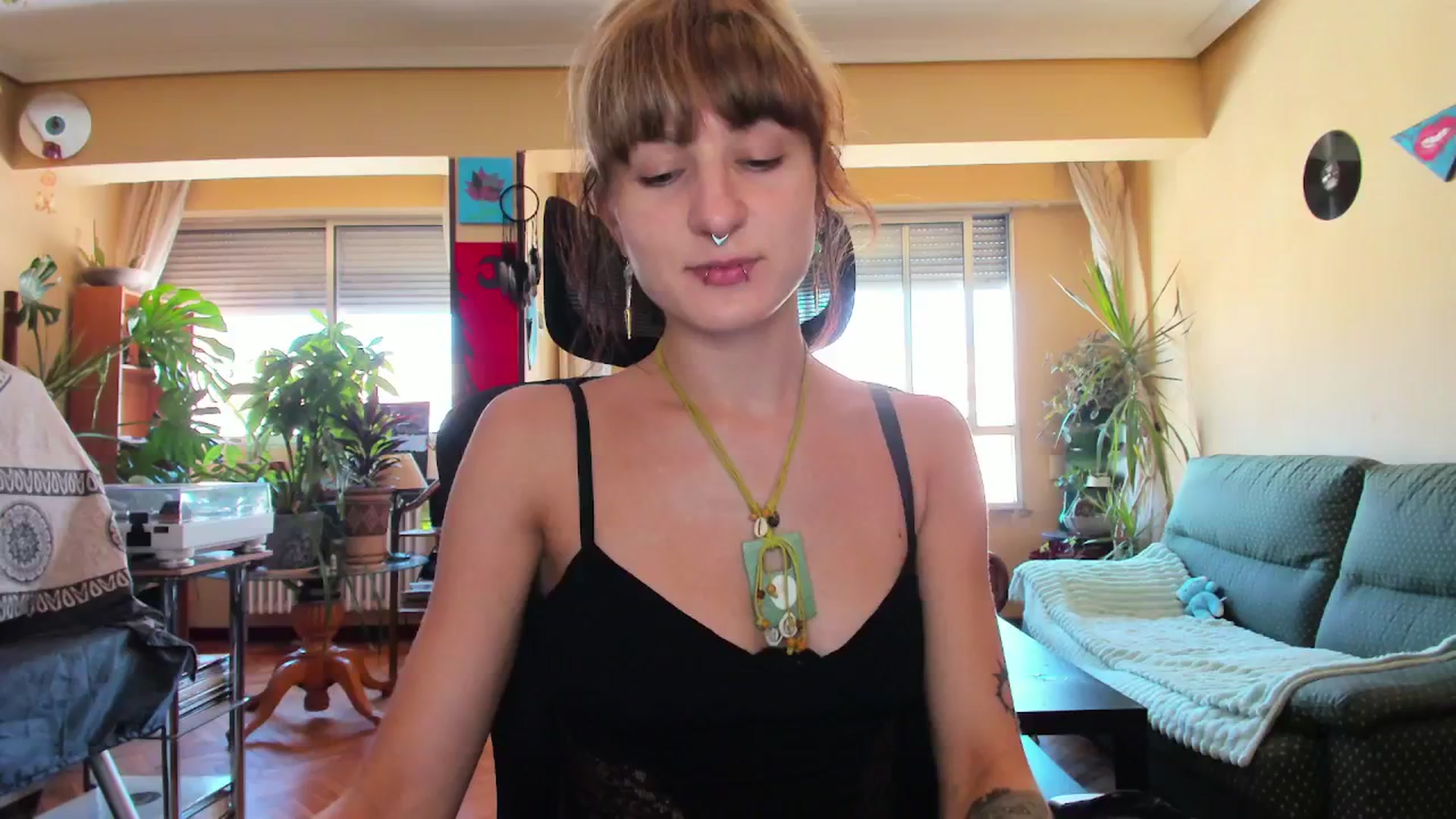 Gallery image thumbnail from Black_Aranya's myfreecams stream on, 08/04/2025, 16:35 image 17 of 20