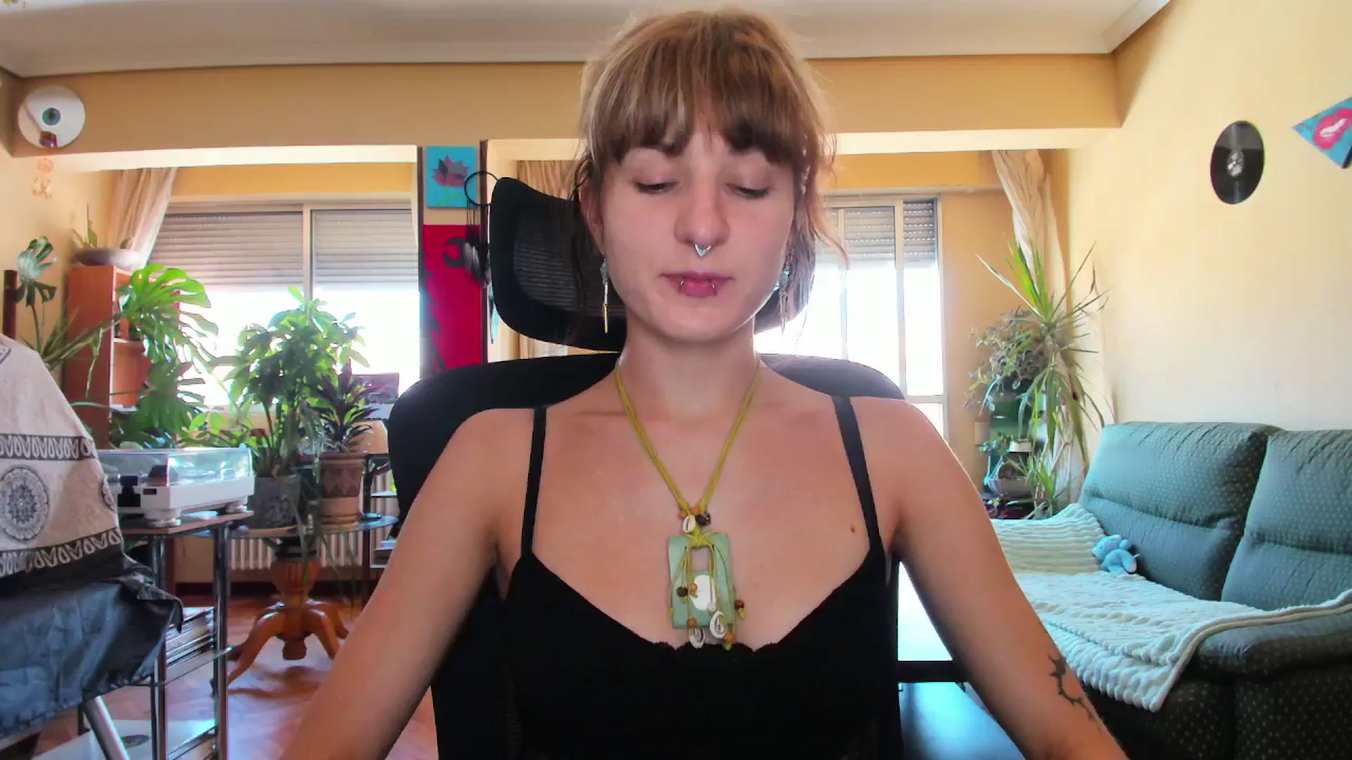 Gallery image thumbnail from Black_Aranya's myfreecams stream on, 08/04/2025, 16:35 image 12 of 20