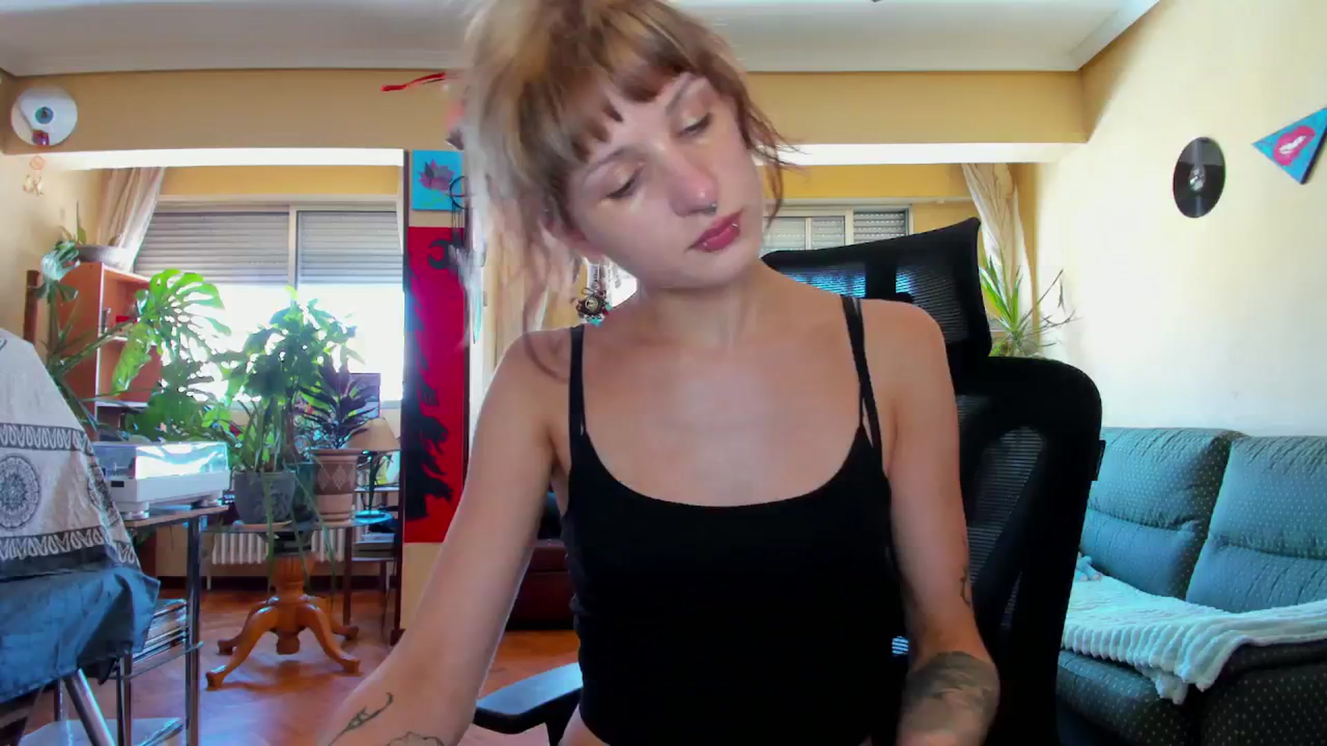 Gallery image thumbnail from Black_Aranya's myfreecams stream on, 08/07/2025, 16:20 image 17 of 20
