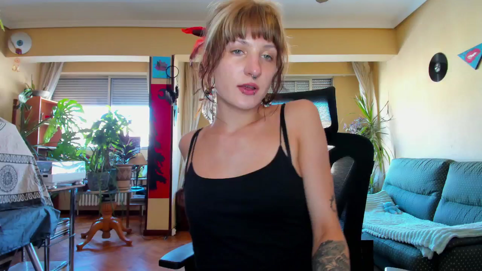 Gallery image thumbnail from Black_Aranya's myfreecams stream on, 08/07/2025, 17:43 image 17 of 20