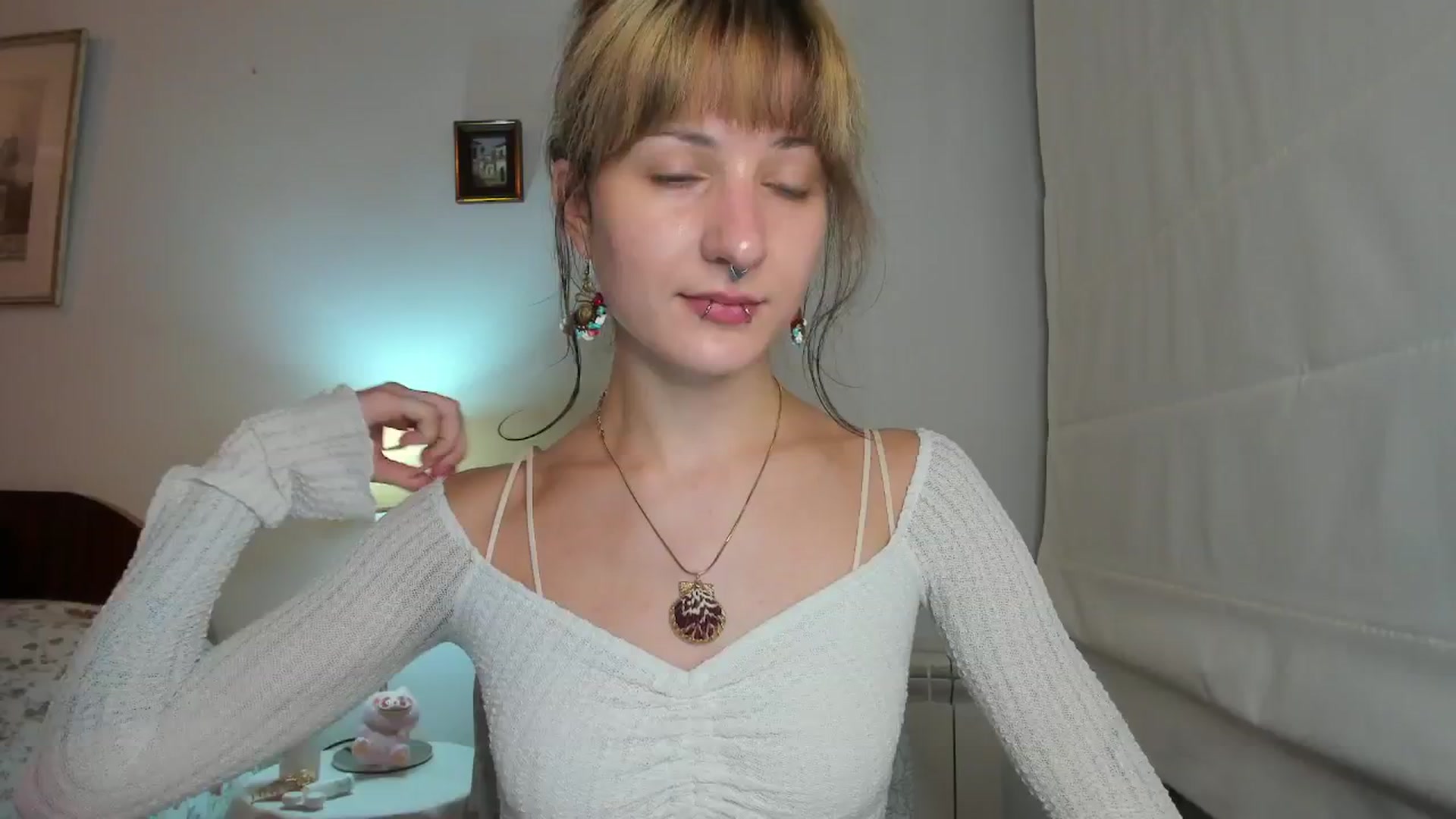 Gallery image thumbnail from Black_Aranya's myfreecams stream on, 12/15/2025, 19:31 image 6 of 20