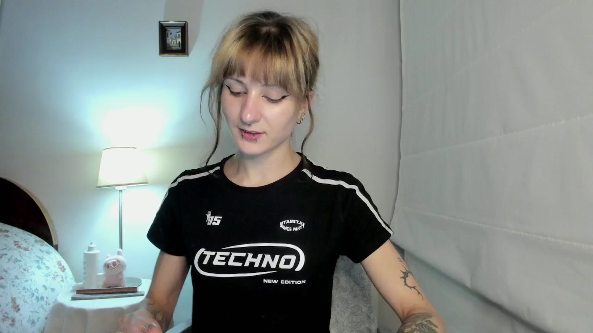 Gallery image thumbnail from Black_Aranya's myfreecams stream on, 12/17/2025, 19:55 image 19 of 20