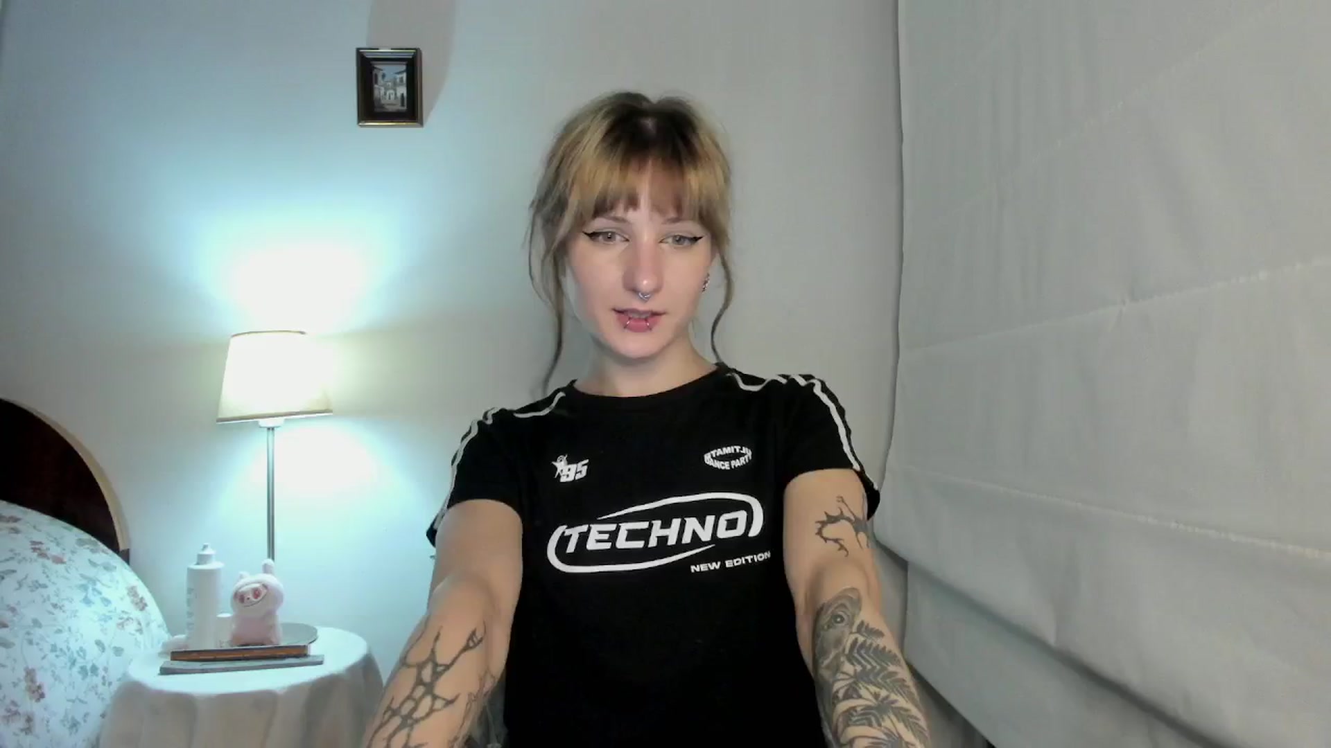 Gallery image thumbnail from Black_Aranya's myfreecams stream on, 12/17/2025, 19:55 image 18 of 20