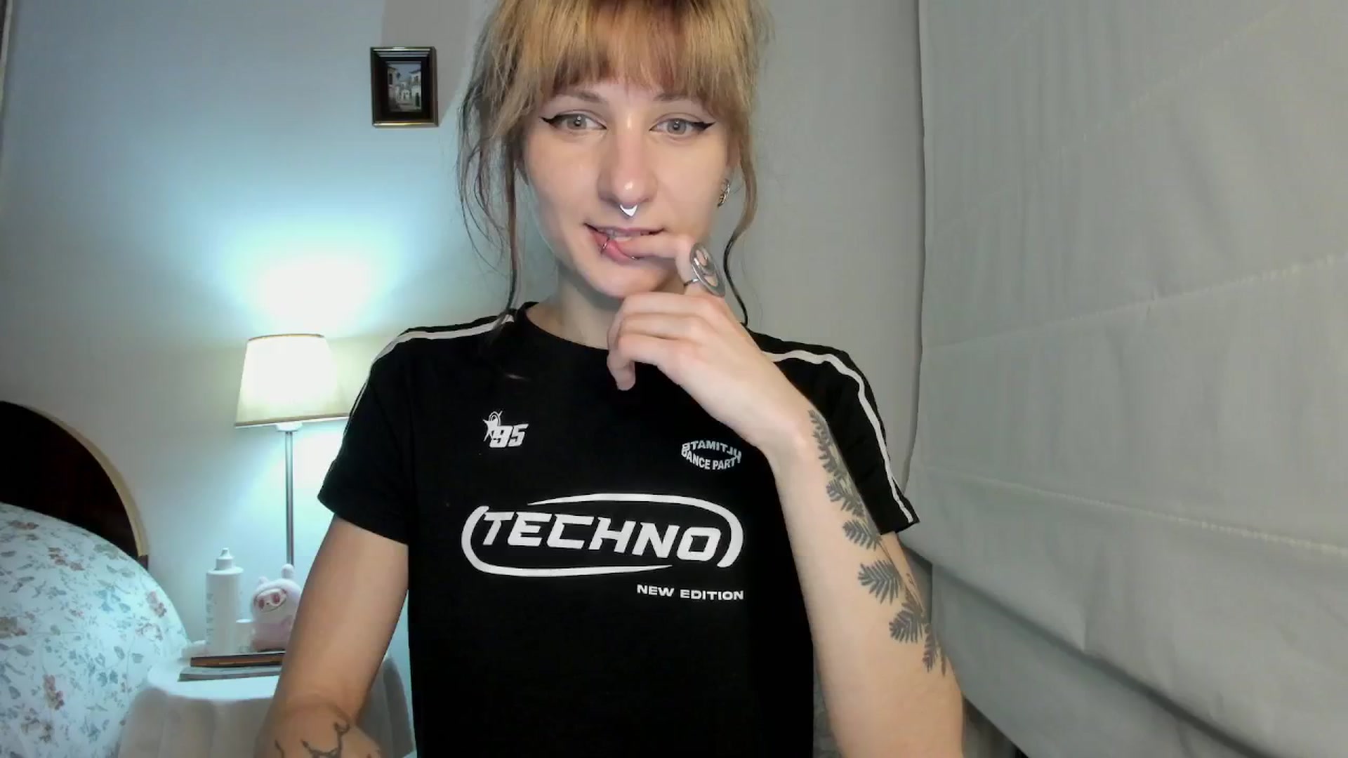 Gallery image thumbnail from Black_Aranya's myfreecams stream on, 12/17/2025, 21:01 image 9 of 20