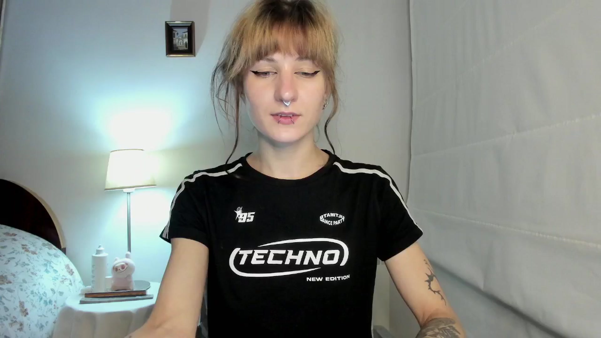 Gallery image thumbnail from Black_Aranya's myfreecams stream on, 12/17/2025, 21:01 image 4 of 20