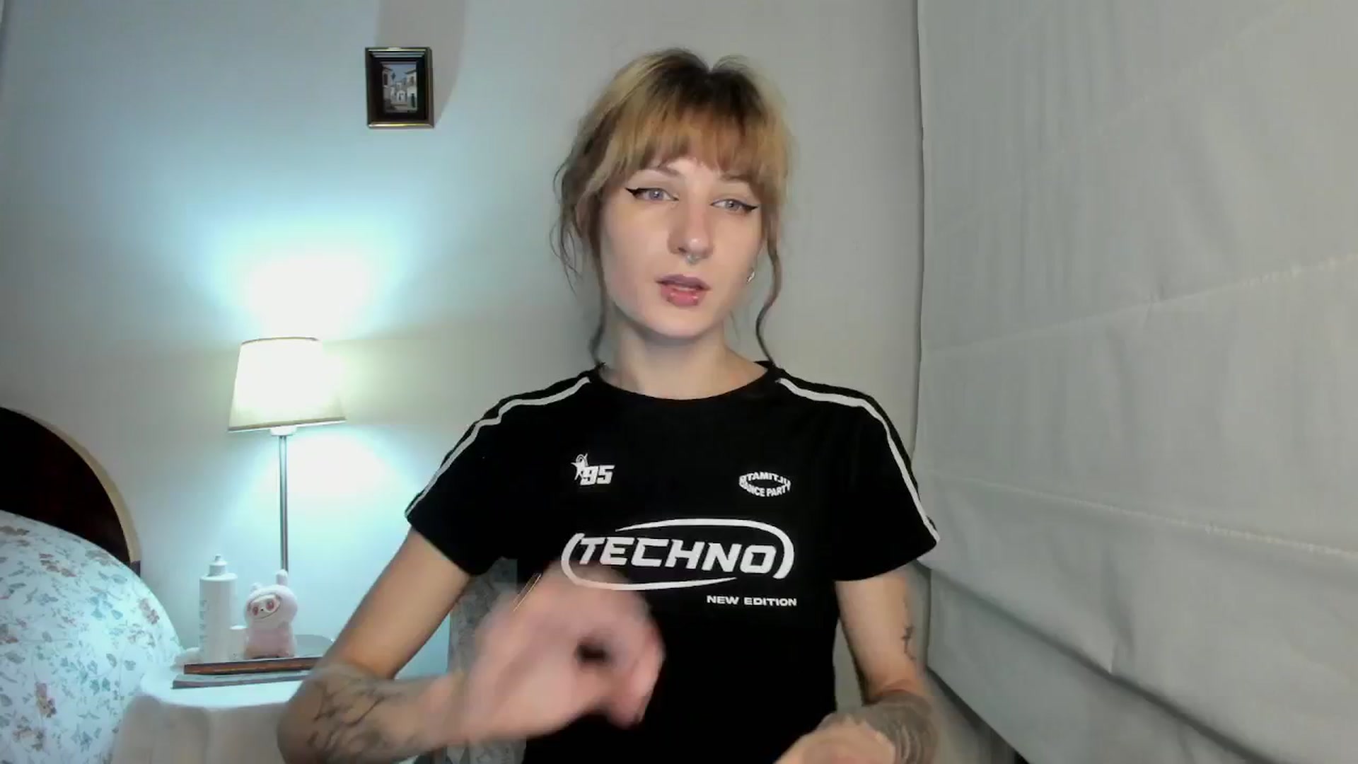 Gallery image thumbnail from Black_Aranya's myfreecams stream on, 12/17/2025, 21:01 image 16 of 20