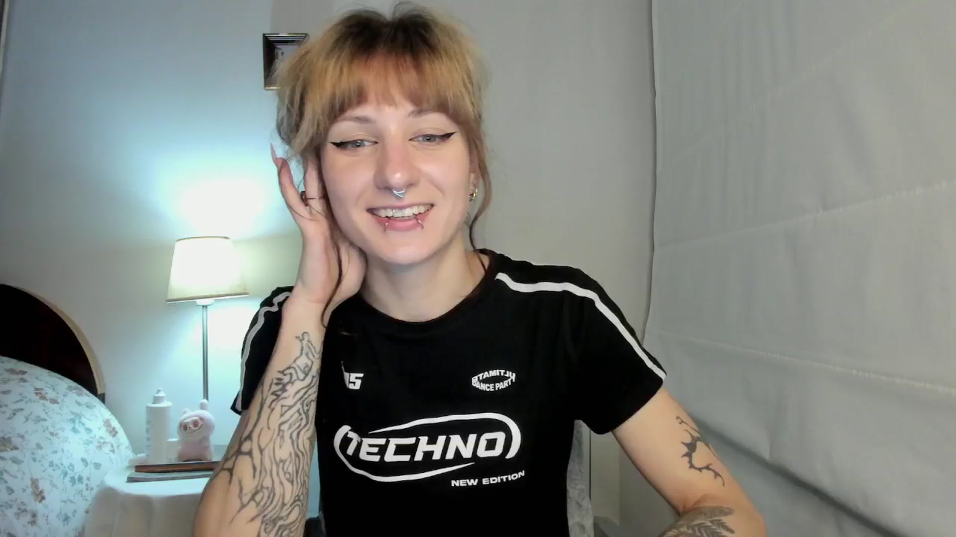 Gallery image thumbnail from Black_Aranya's myfreecams stream on, 12/17/2025, 21:01 image 6 of 20