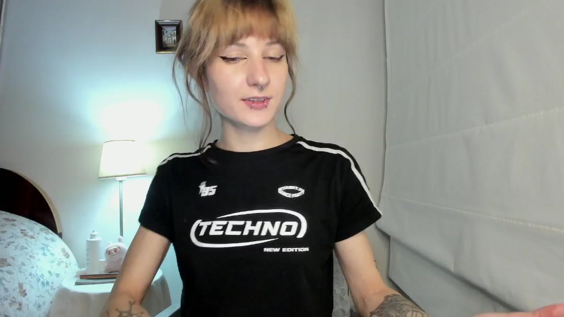 Gallery image thumbnail from Black_Aranya's myfreecams stream on, 12/17/2025, 21:01 image 2 of 20