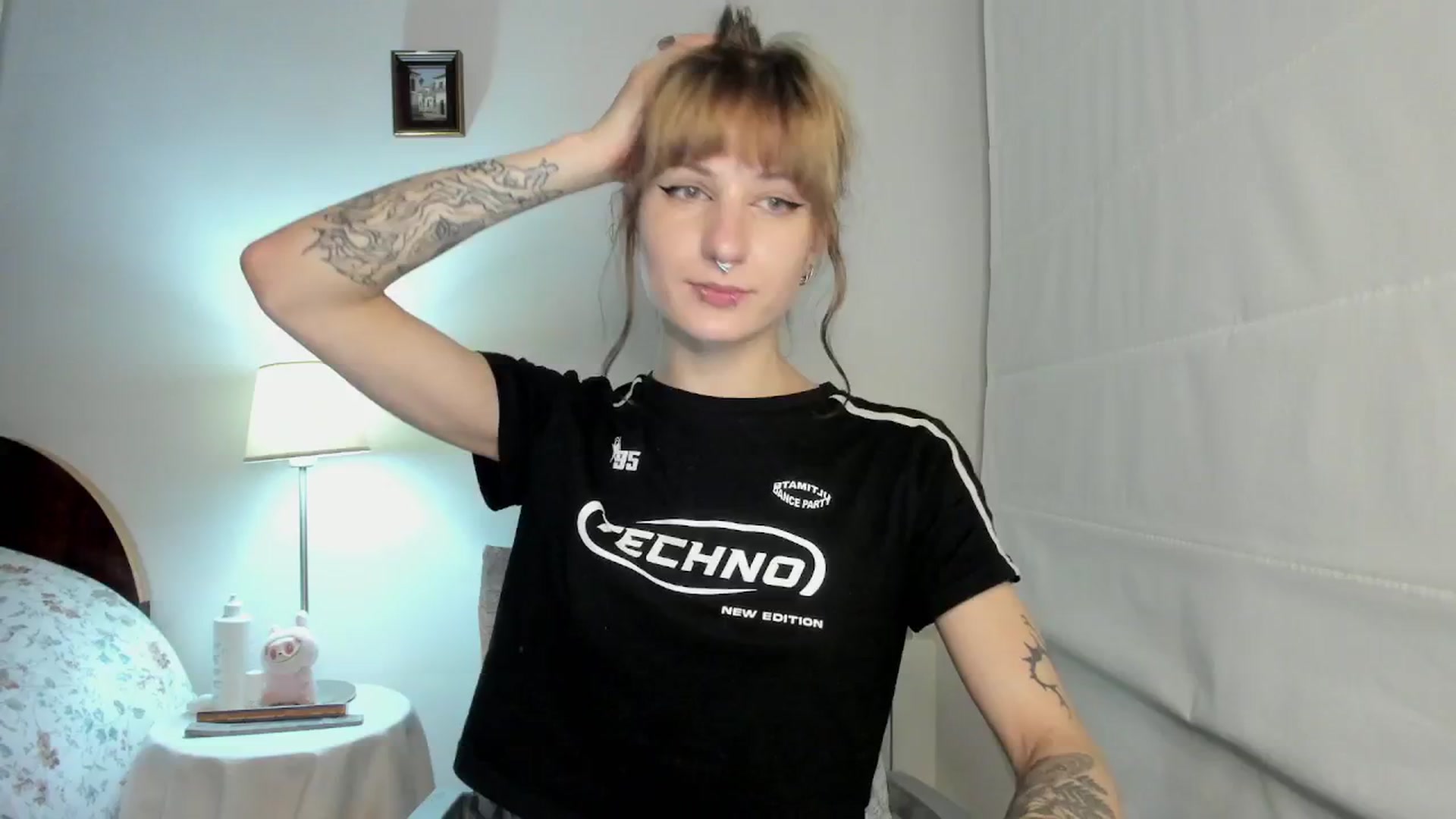 Gallery image thumbnail from Black_Aranya's myfreecams stream on, 12/17/2025, 21:01 image 17 of 20
