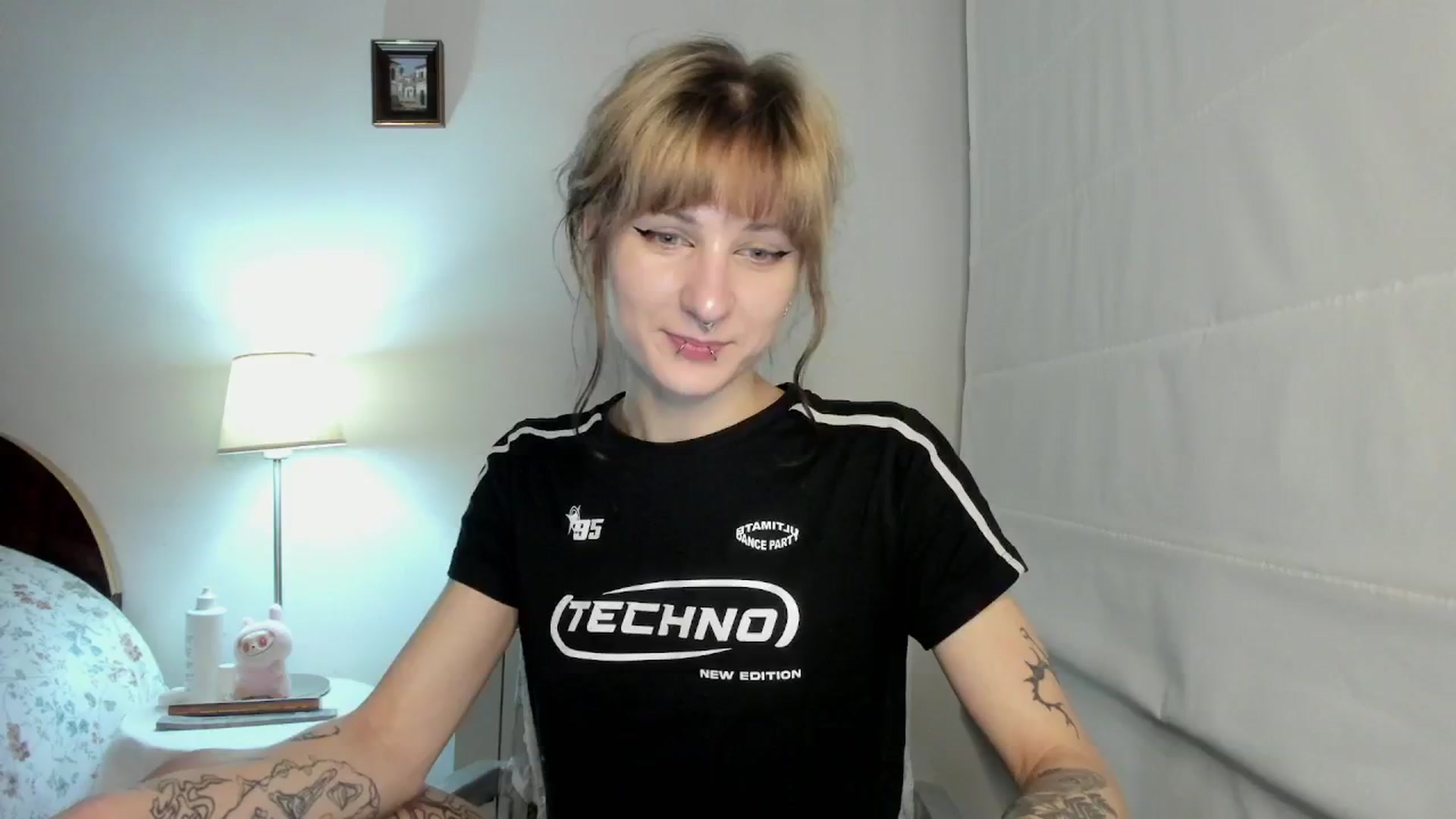 Gallery image thumbnail from Black_Aranya's myfreecams stream on, 12/17/2025, 21:01 image 19 of 20