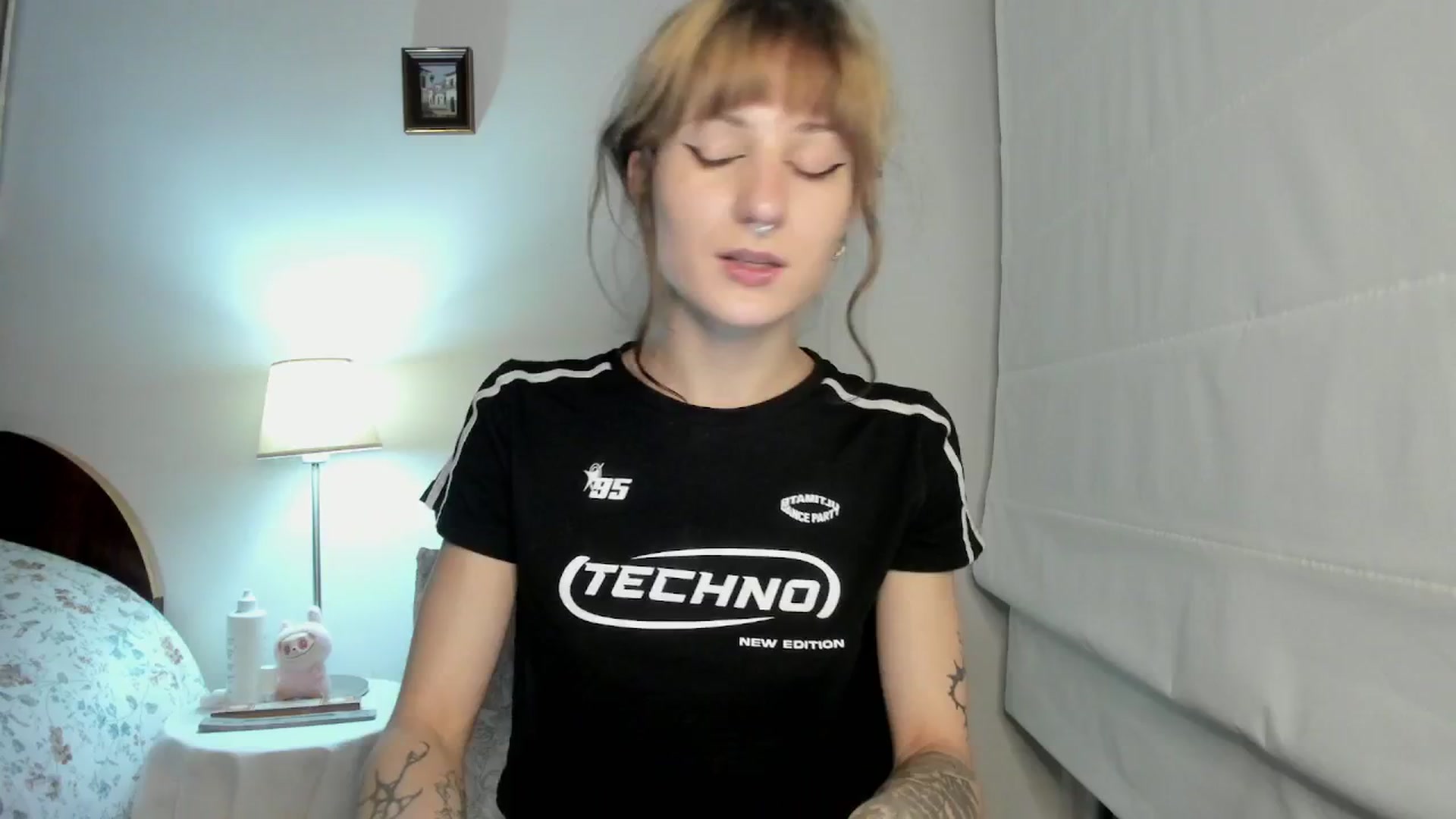 Gallery image thumbnail from Black_Aranya's myfreecams stream on, 12/17/2025, 23:15 image 2 of 20