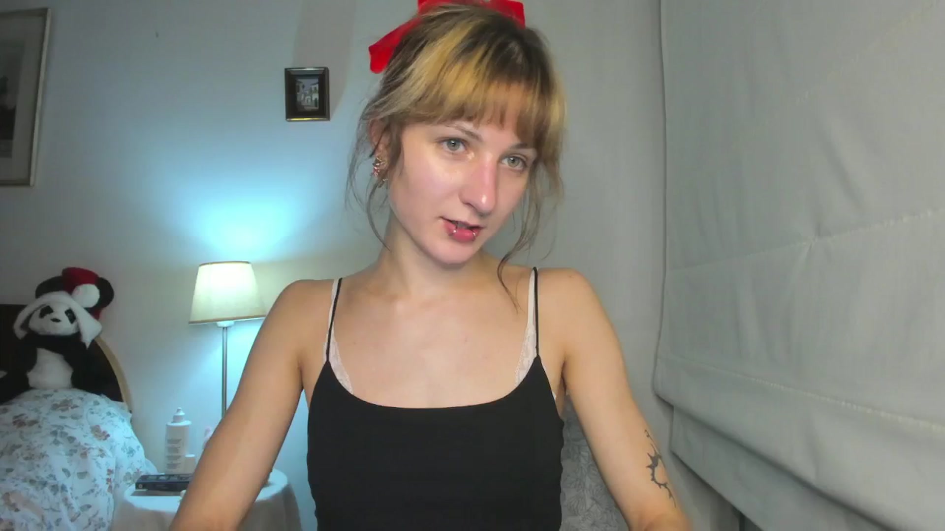 Gallery image thumbnail from Black_Aranya's myfreecams stream on, 12/18/2025, 18:24 image 5 of 20