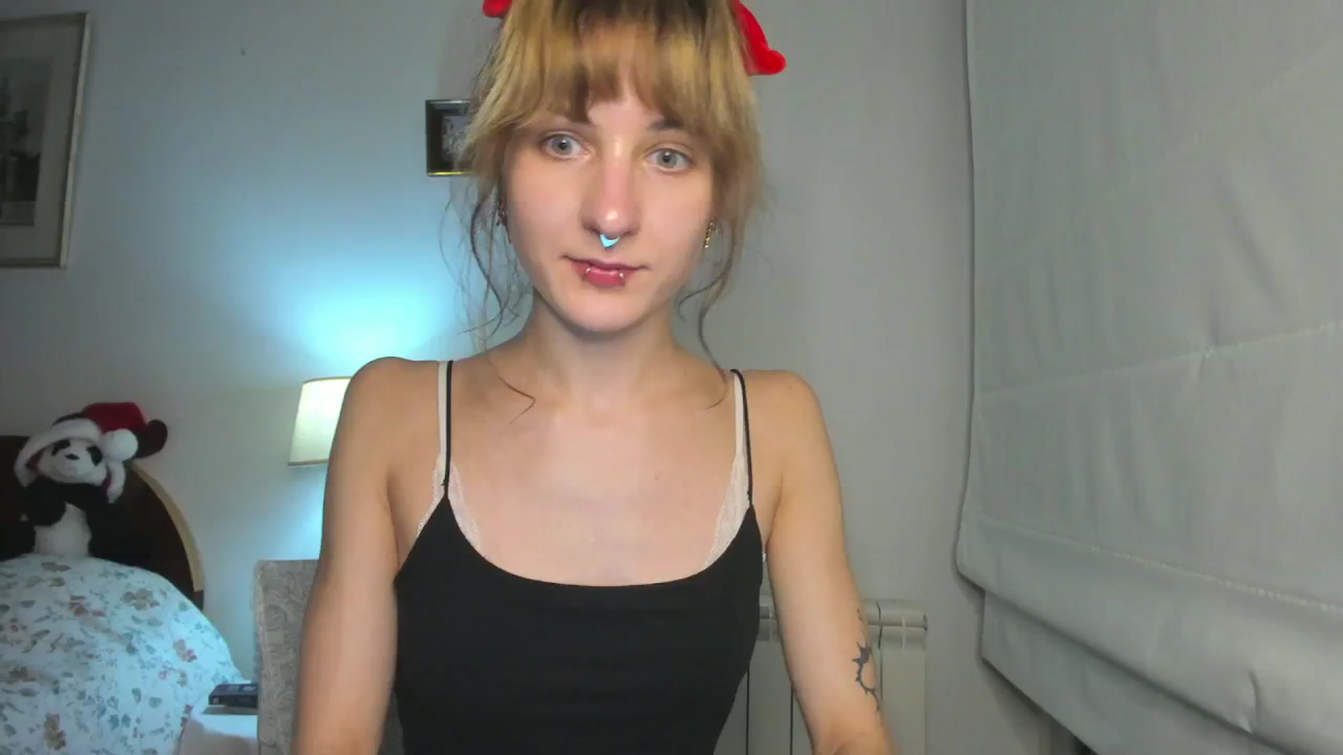 Gallery image thumbnail from Black_Aranya's myfreecams stream on, 12/18/2025, 21:02 image 17 of 20