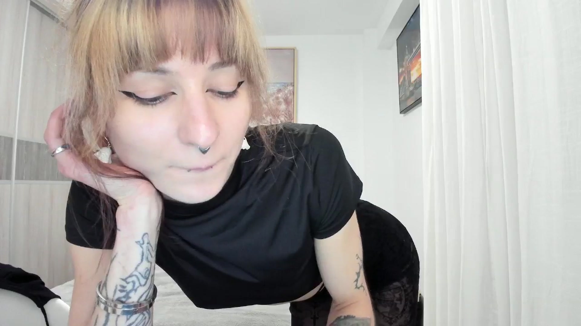 Gallery image thumbnail from Black_Aranya's myfreecams stream on, 02/06/2026, 21:17 image 15 of 20